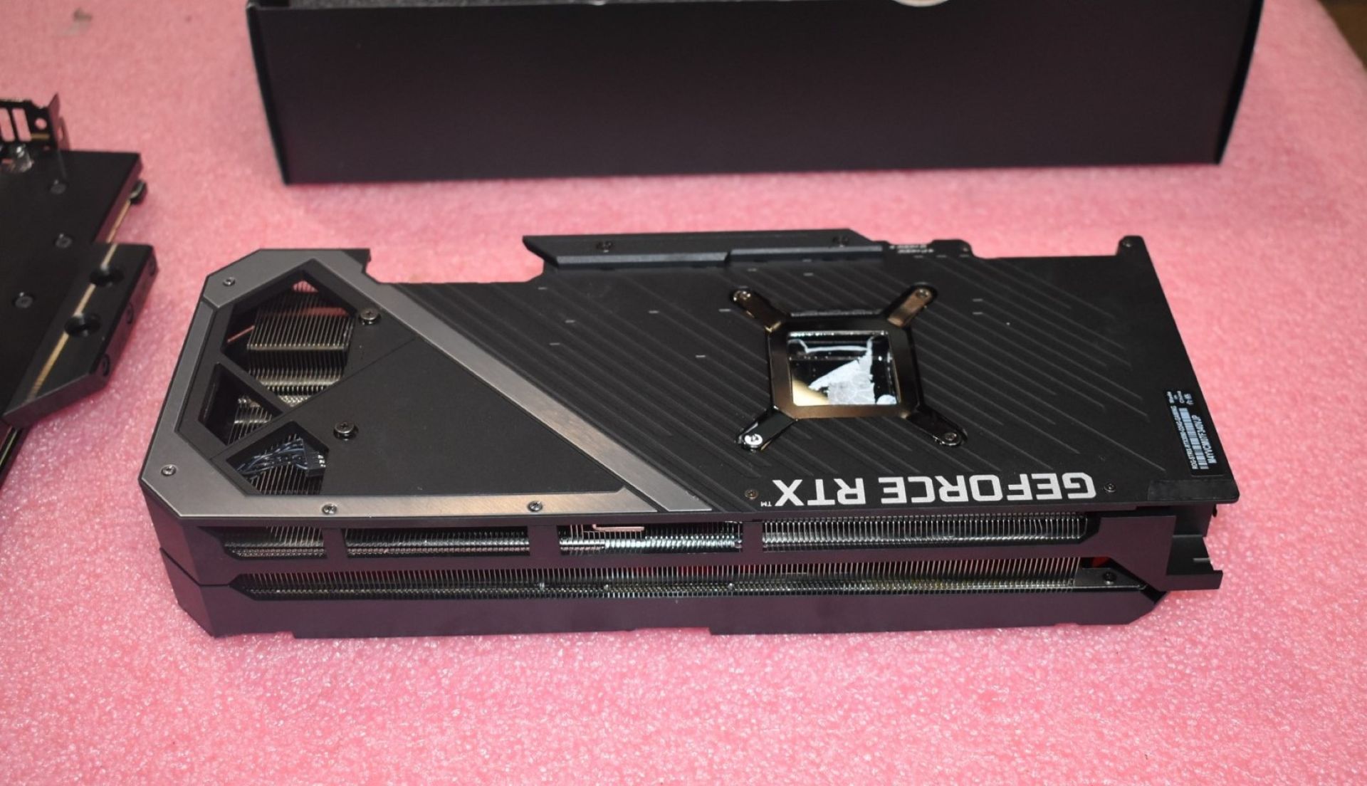 1 x Asus ROG Strix RTX3090 24gb Gaming Graphics Card With a Vector Strix Water Cooling Block - Image 8 of 16