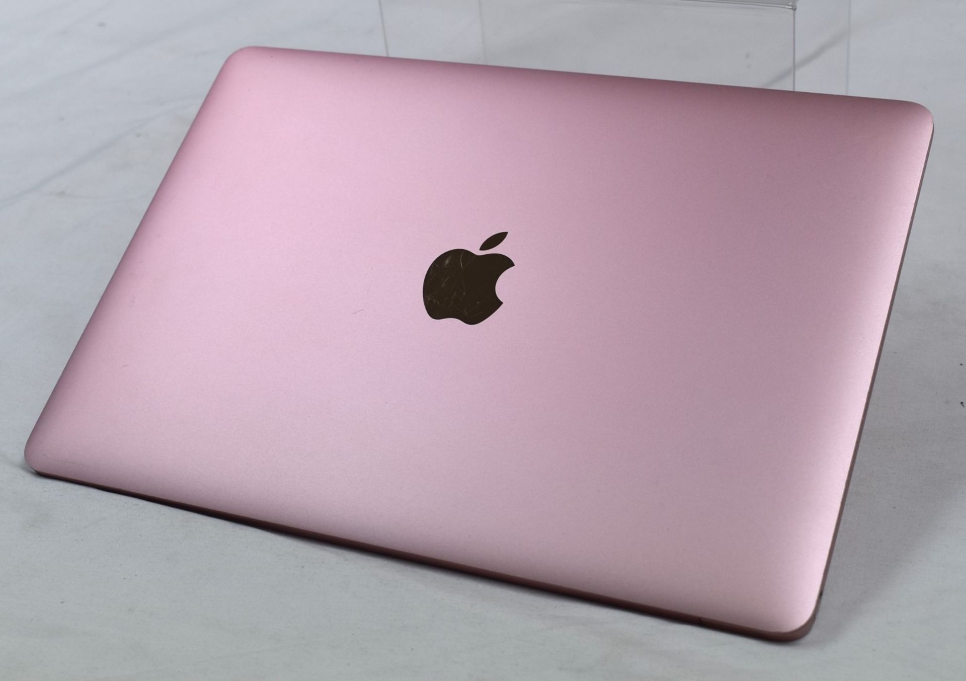 1 x 2016 12 Inch Apple MacBook Featuring an Intel M3 Processor, 8GB Ram and a 250GB SSD - Image 16 of 19