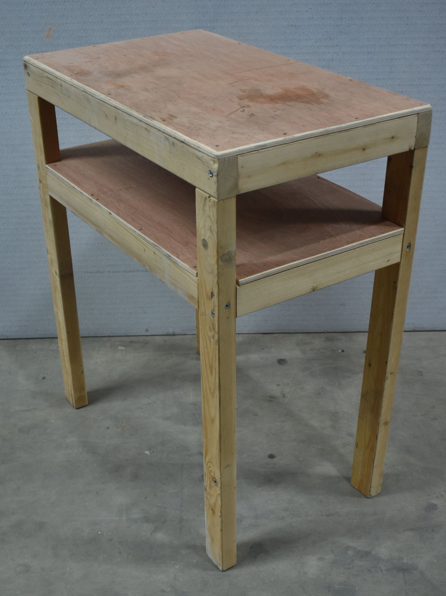 1 x Small Wooden Workbench - 75(w) x 42(d) x 89(h) cm - Ref: K286 - CL905 - Location: Altrincham - Image 2 of 10