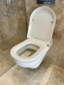 1 x VILLEROY & BOCH Wall Hung Toilet with Geberit Flush Plate - Ref: PAN273 BED3bth - CL896 - NO VAT