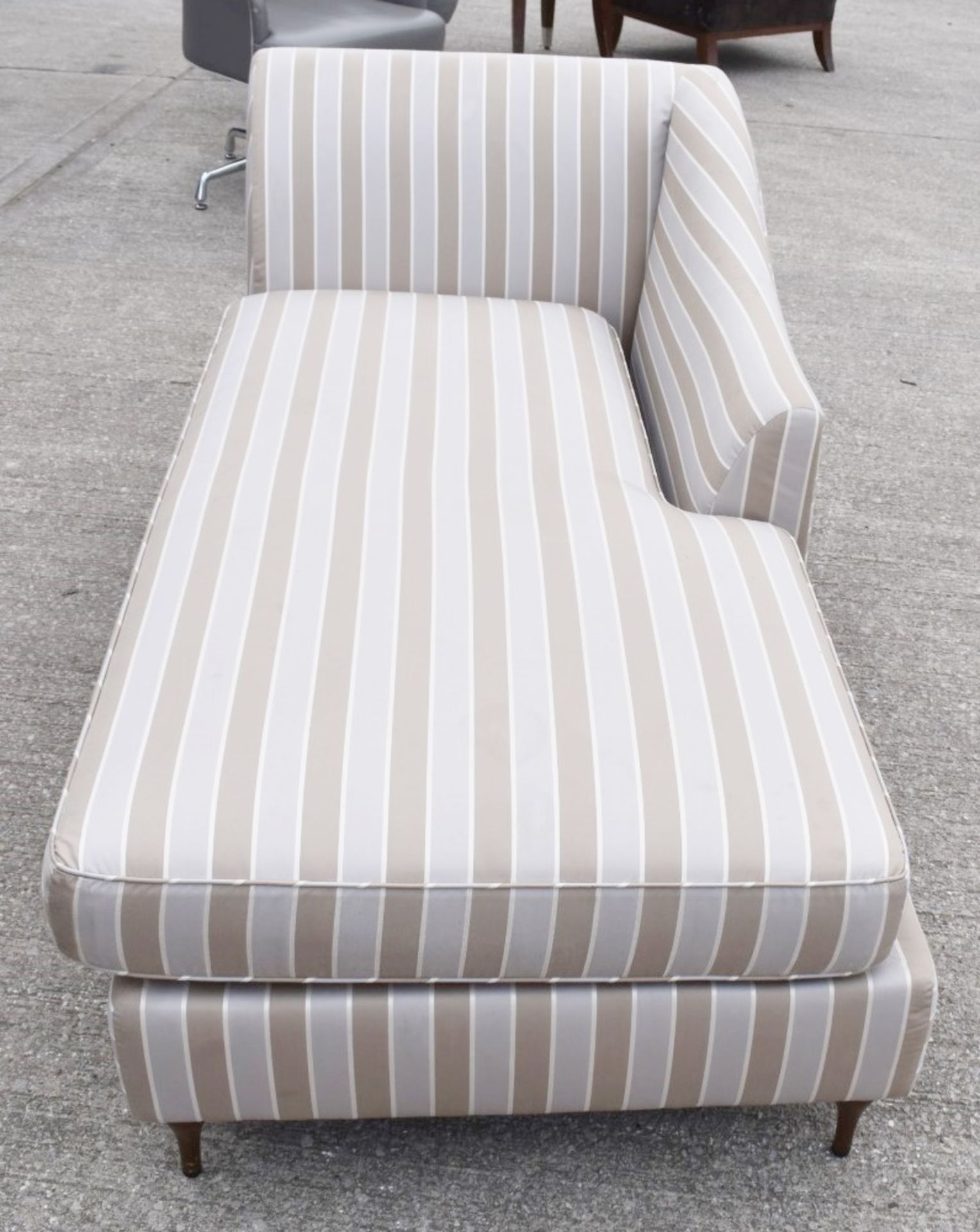 1 x Classically Styled Chaise Lounge Upholstered in a Premium Striped Fabric - Recently Procured - Image 2 of 4