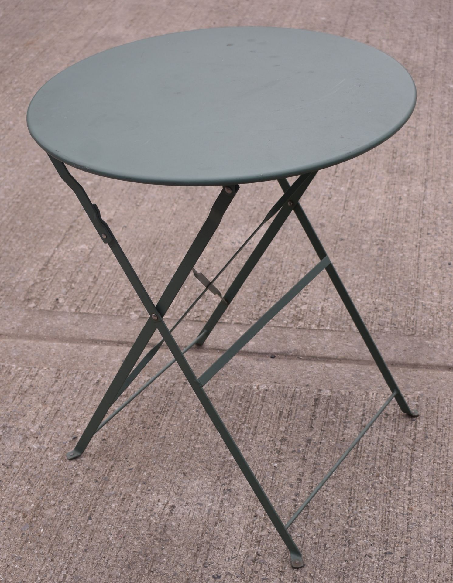 1 x Round Foldaway Green Metal Garden Table - 60 (D) x 71 (H) cms - Ref: K235 - CL905 - Location: Al