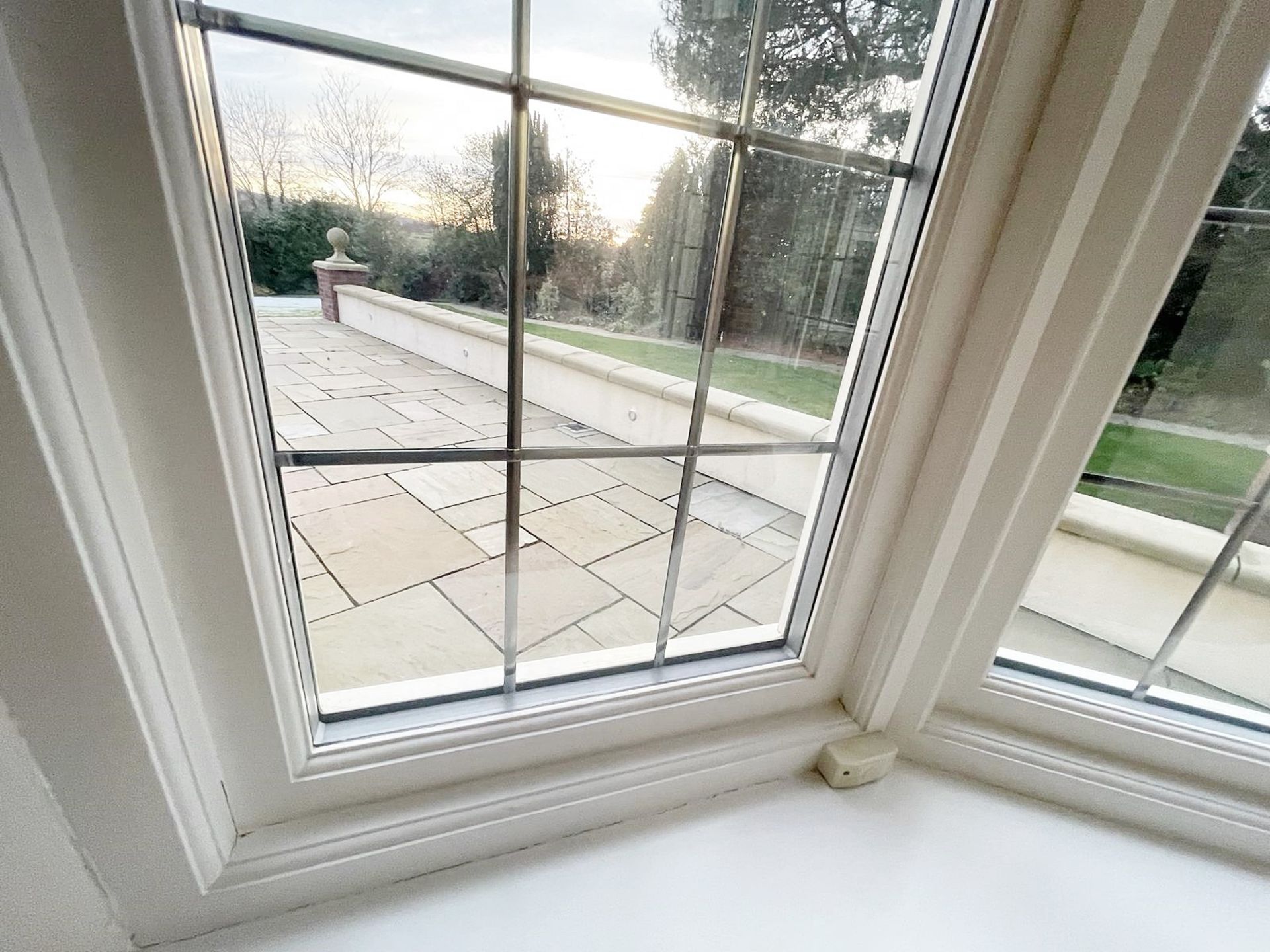 1 x Hardwood Timber Double Glazed 5-Pane Bay Window Frame - Ref: PAN167 / FrPlace - CL896 - NO VAT - Image 6 of 12