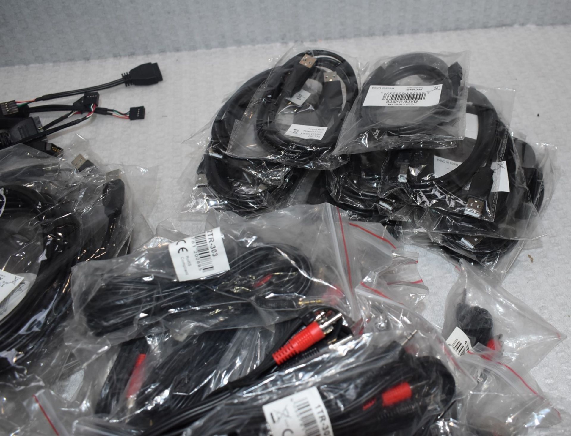 90 x Assorted Cables Including Various USB Connection Leads - New in Packets - Image 18 of 21