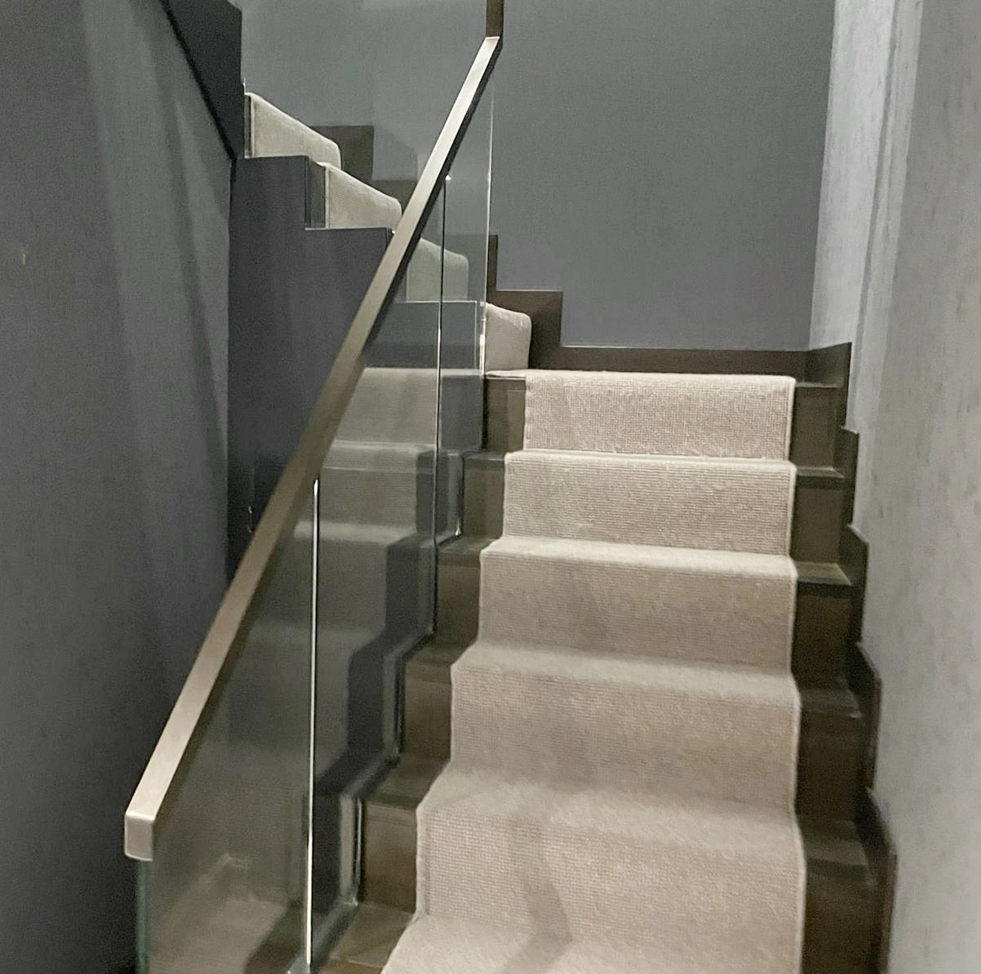 3 x Sections of Premium Woven Stairway Carpets in a Neutral Tone - CL894 - NO VAT ON THE HAMMER - Image 8 of 14