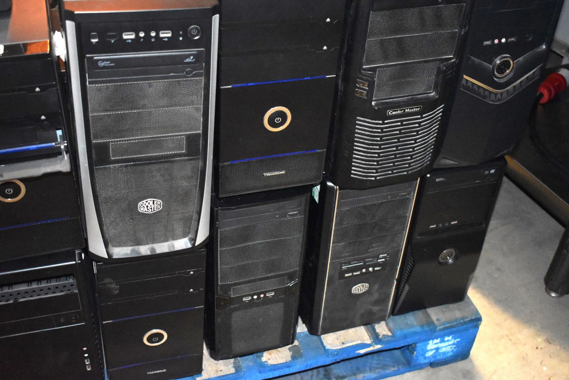 20 x Assorted Desktop Computers - Various Specifications - Unchecked and Untested Job Lot - Image 28 of 33