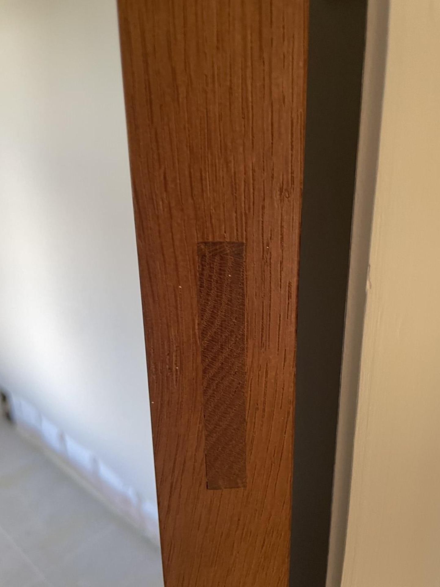 1 x Solid Oak Wooden Lockable Internal Door - Ref: PAN201 / INHLWY - CL896 - NO VAT - Image 8 of 10