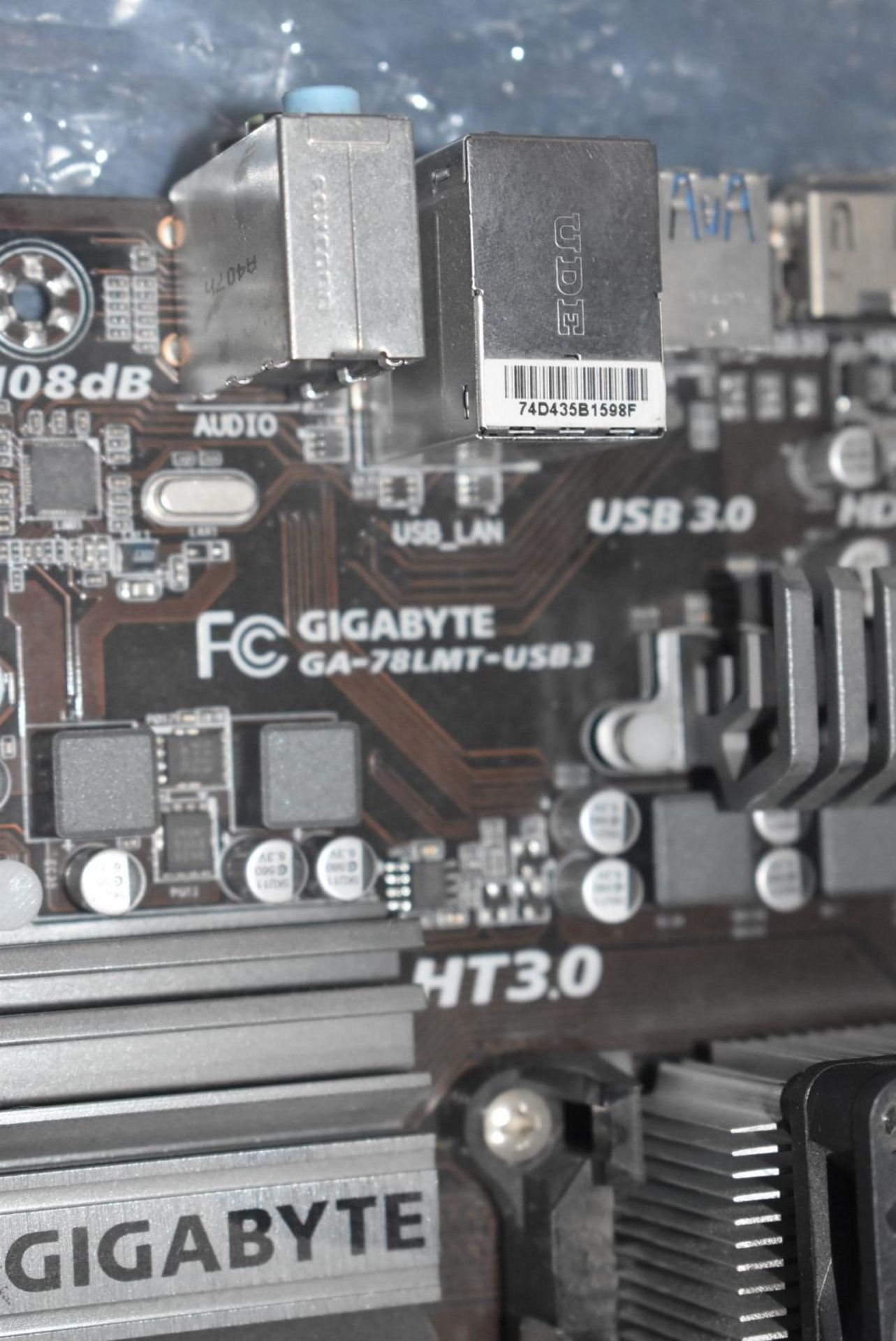 1 x Gigabyte GA-78LMT-USB3 Motherboard With an AMD FX-8370 8 Core Processor and 4gb Ram - Image 3 of 7