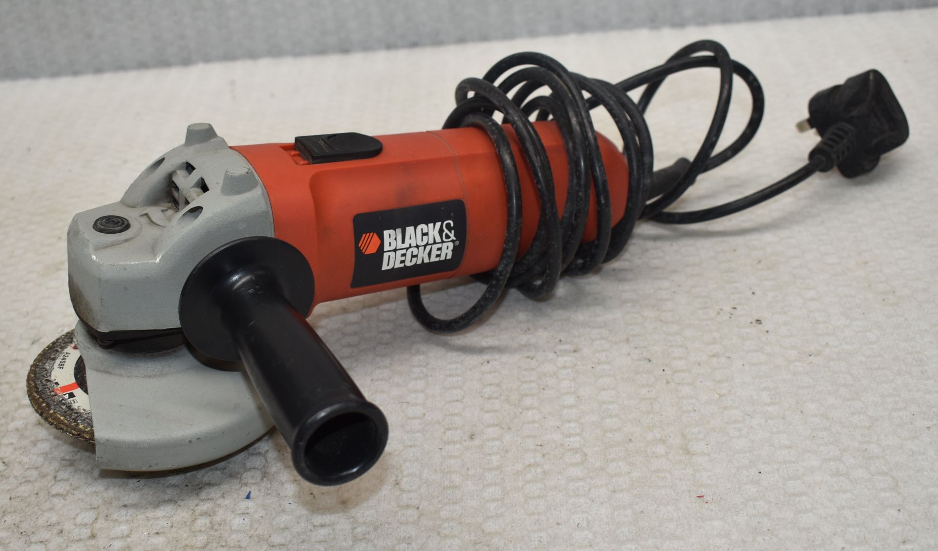 1 x BLACK DECKER 900W 115Mm Angle Grinder In Stanley Toolbox - Model Kg915 - Ref: K257 - CL905 - Lo - Image 6 of 12