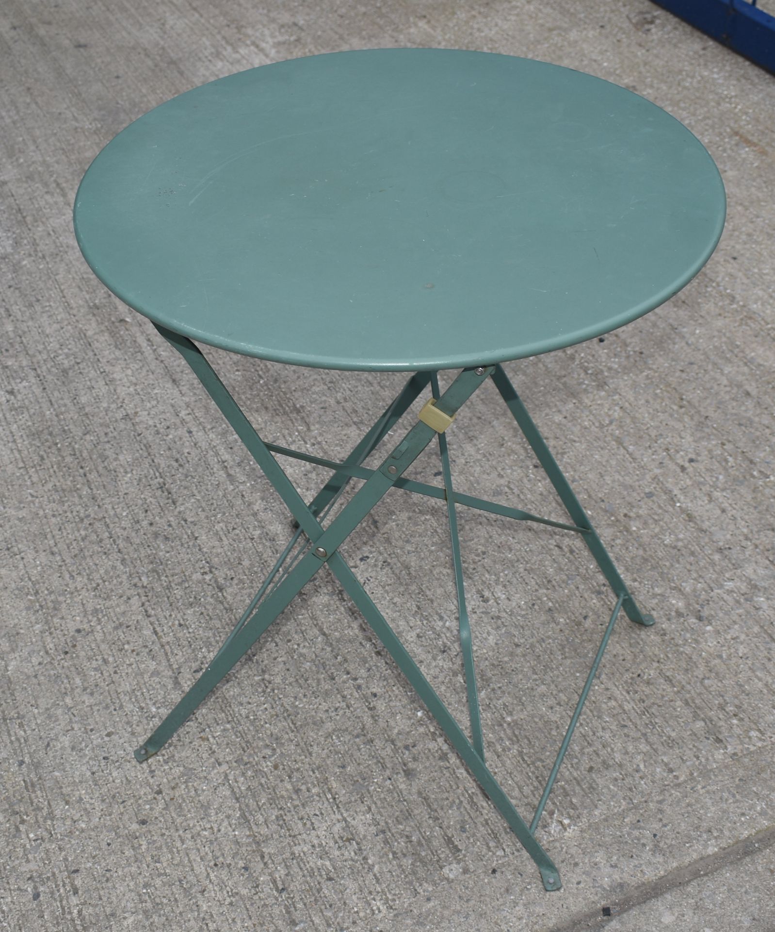 1 x Round Foldaway Green Metal Garden Table - 60 (D) x 71 (H) cms - Ref: K235 - CL905 - Location: Al - Image 7 of 10