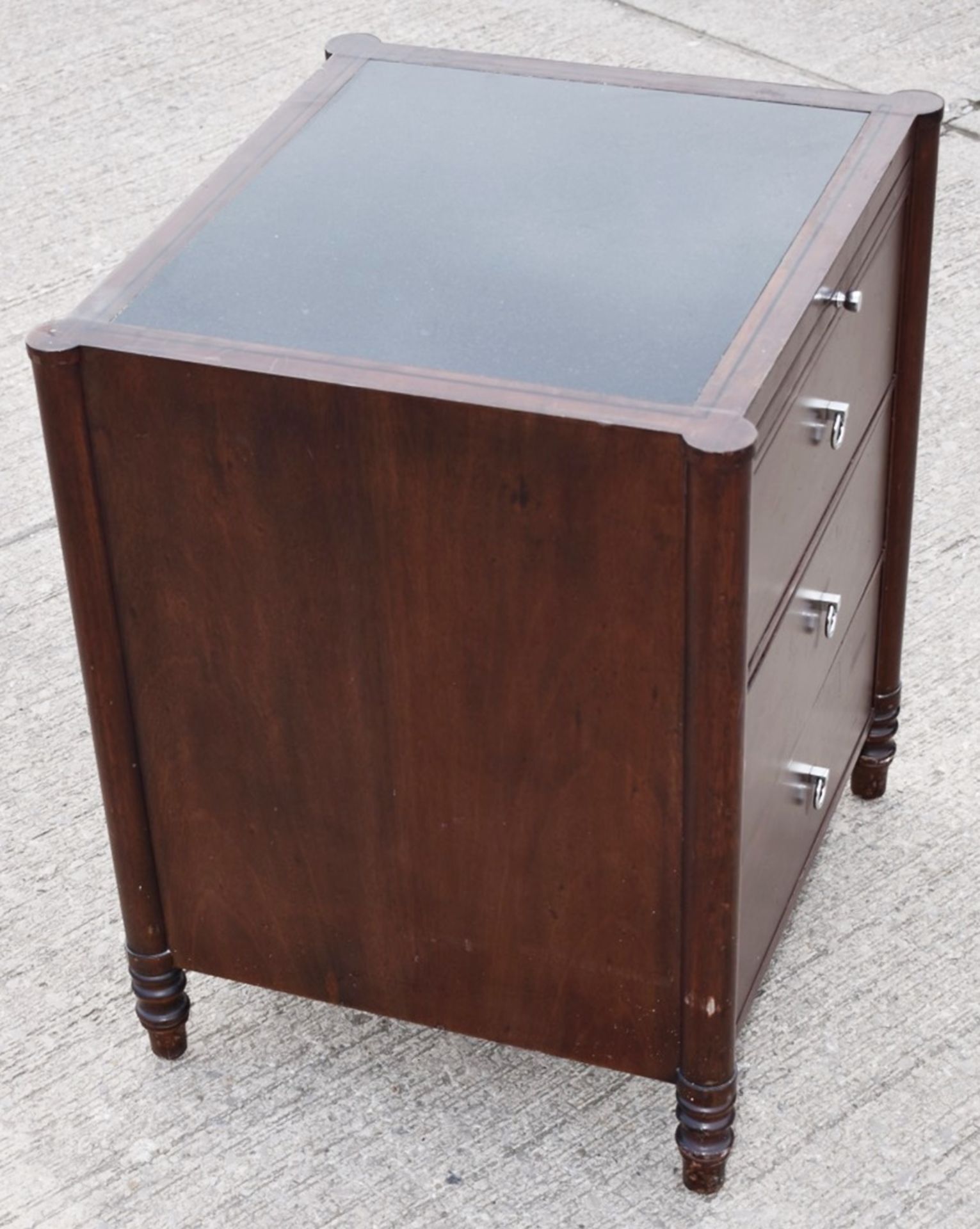 1 x CHANNELS Classically Styled Designer Solid Wood End Table with Pull-Out Tray, 1-Drawer Storage - Image 2 of 5
