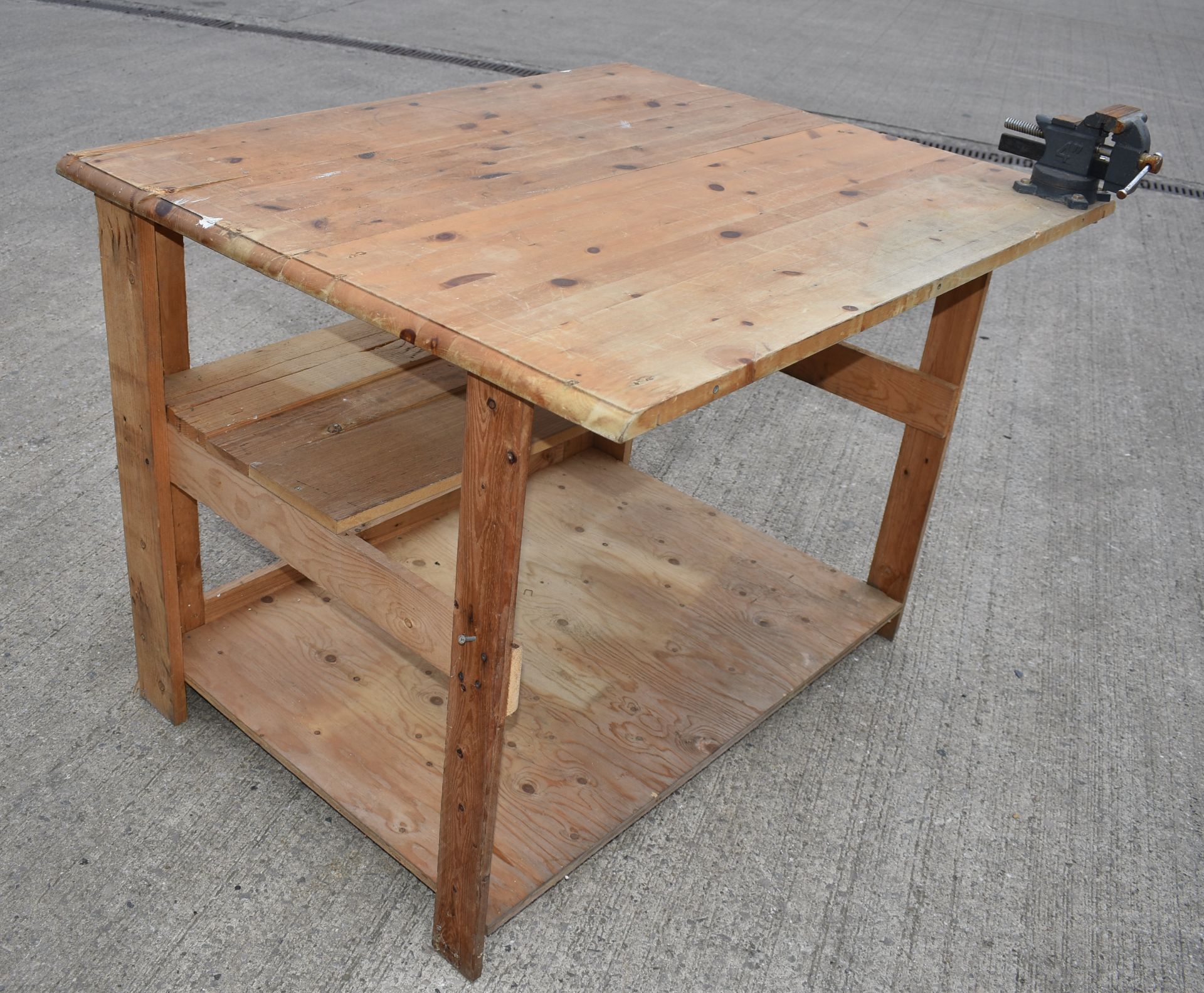 1 x Wooden Workbench With Stanley 4" Vice - 118 (L) x 94.5(D) x 88(H) cms - Ref: K234 - CL905 - Loca - Image 8 of 10