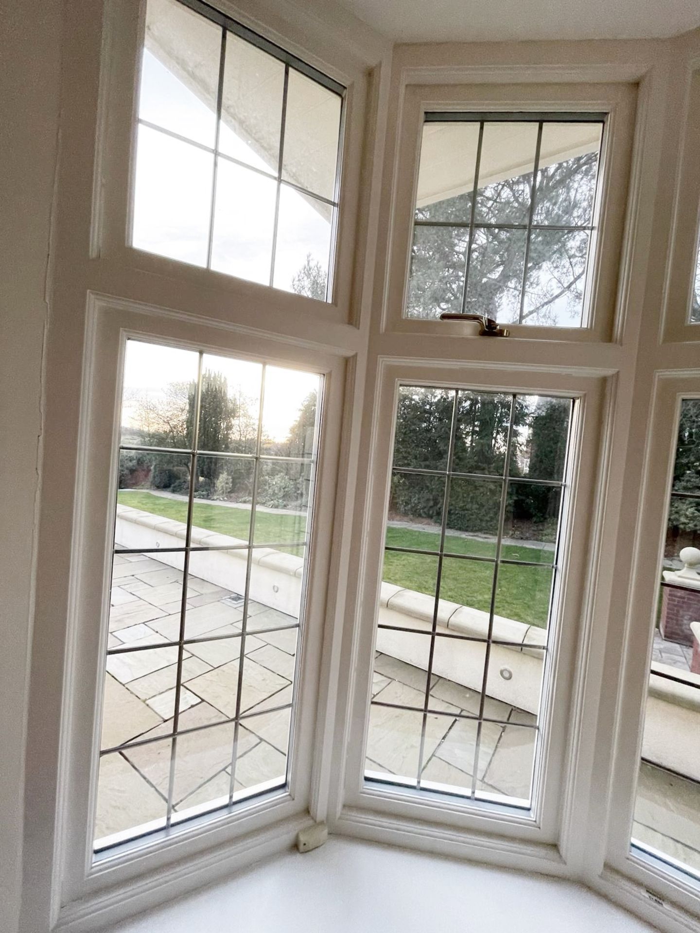 1 x Hardwood Timber Double Glazed 5-Pane Bay Window Frame - Ref: PAN167 / FrPlace - CL896 - NO VAT - Image 8 of 12