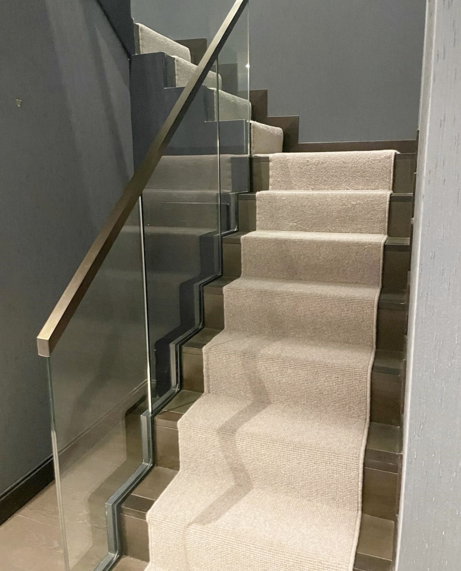 3 x Sections of Premium Woven Stairway Carpets in a Neutral Tone - CL894 - NO VAT ON THE HAMMER - Image 3 of 14