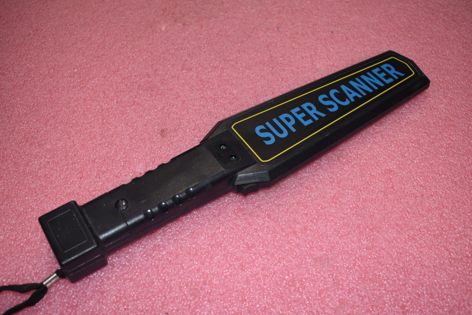 1 x Saful TS-P1001 Handheld Metal Detector - Image 5 of 5