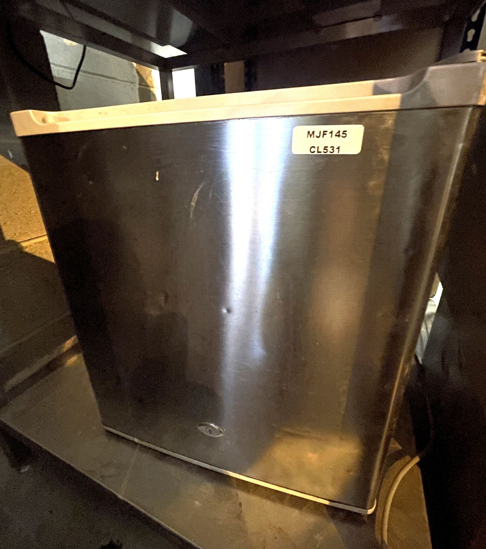 1 x Igenin Table Top Freezer - Model IG6751