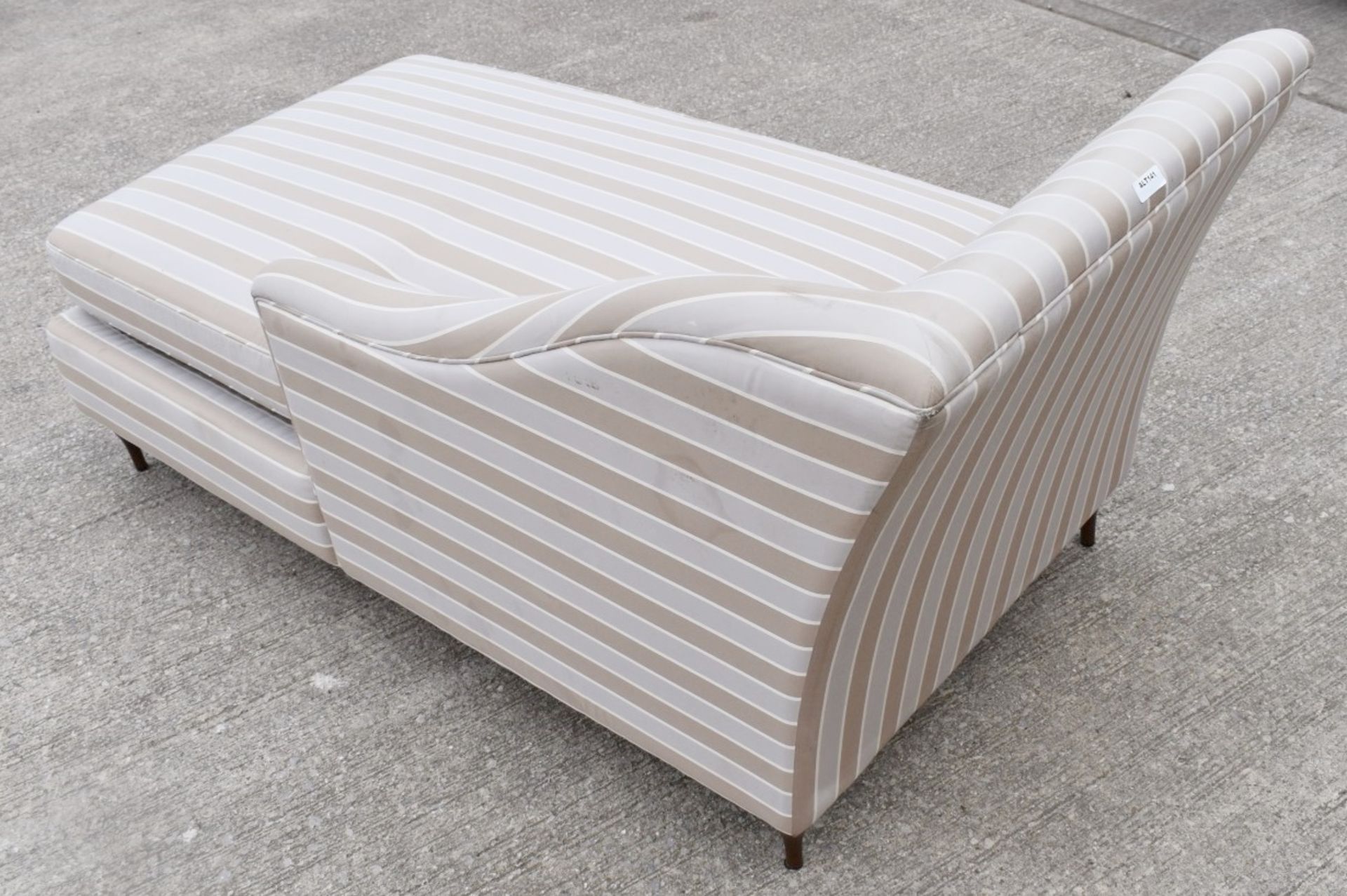 1 x Classically Styled Chaise Lounge Upholstered in a Premium Striped Fabric - Recently Procured - Image 3 of 4