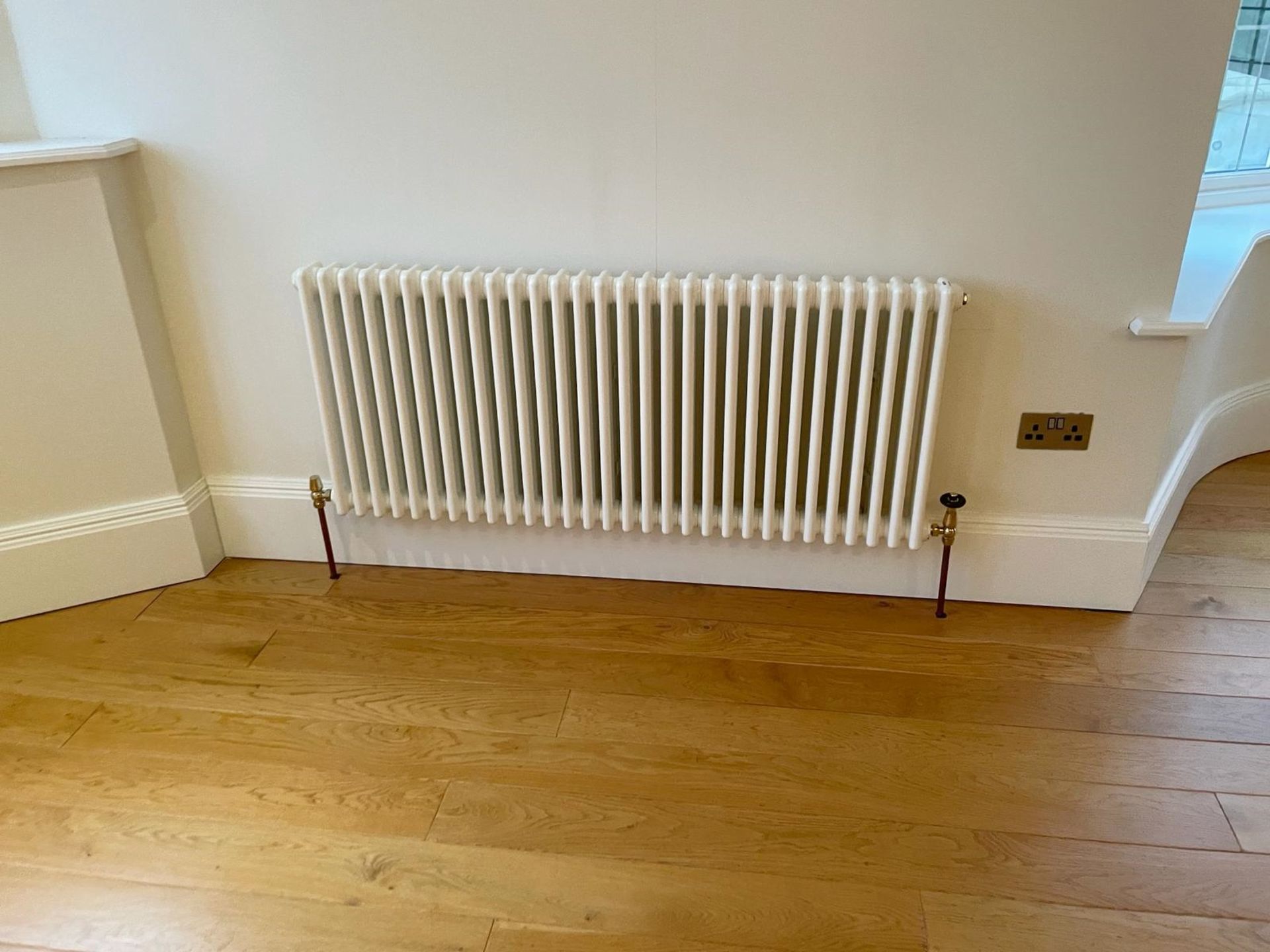 Approximately 17-metres of Timber Painted Skirting Boards in White, Height 23cm - Ref: PAN177 - Image 7 of 8
