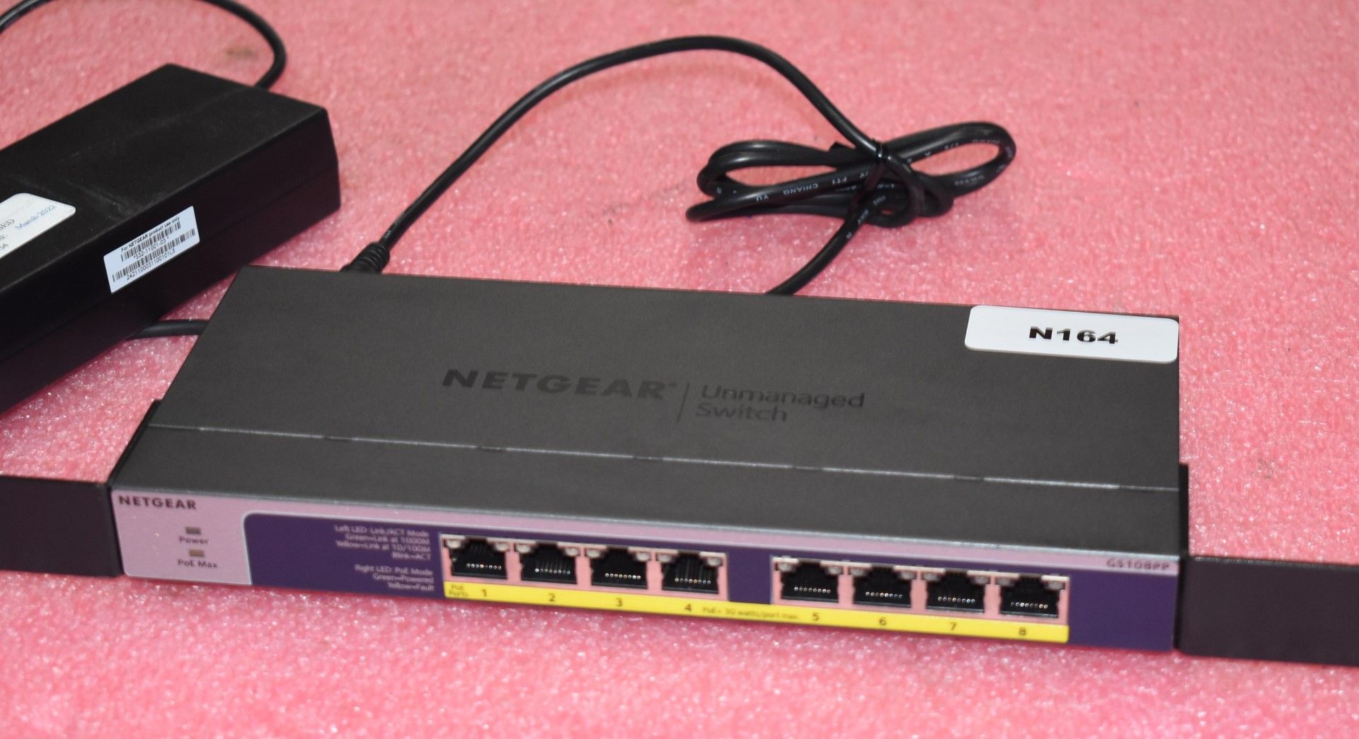 1 x NETGEAR GS108PP ProSAFE FlexPoE 8-Port Unmanaged Rackmount Gigabit PoE+ Switch - Image 2 of 5