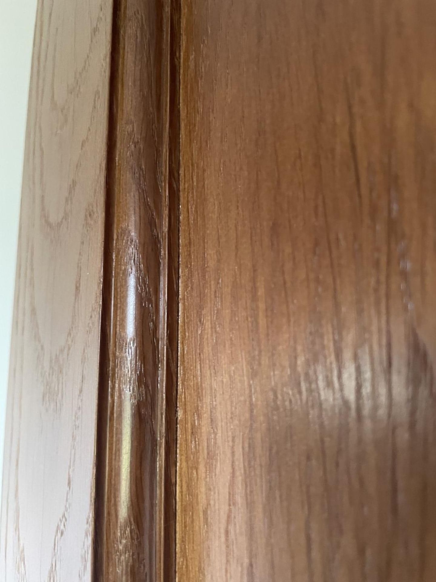 1 x Solid Oak Wooden Lockable Internal Door - Ref: PAN201 / INHLWY - CL896 - NO VAT - Image 9 of 10