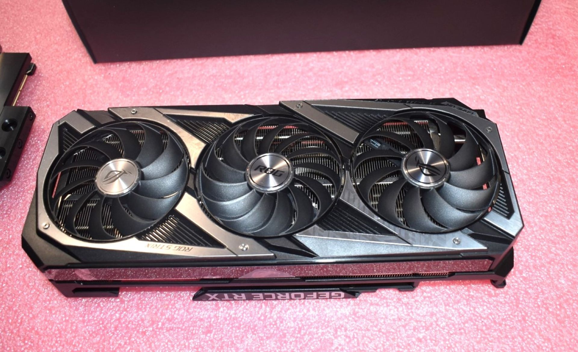 1 x Asus ROG Strix RTX3090 24gb Gaming Graphics Card With a Vector Strix Water Cooling Block - Image 10 of 16