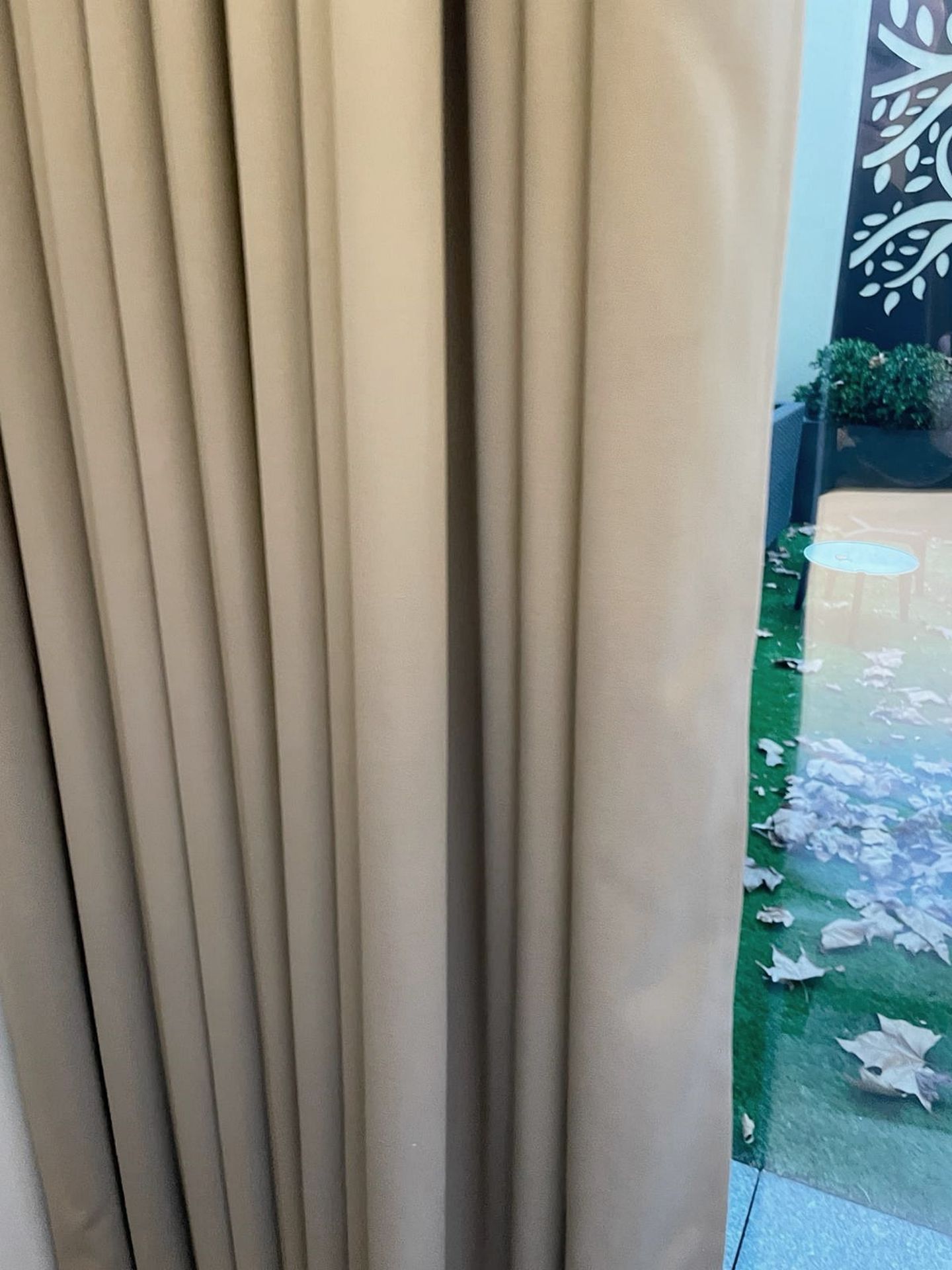 1 x Luxury Lined Bedroom Curtain in a Neutral Tone - Image 3 of 6