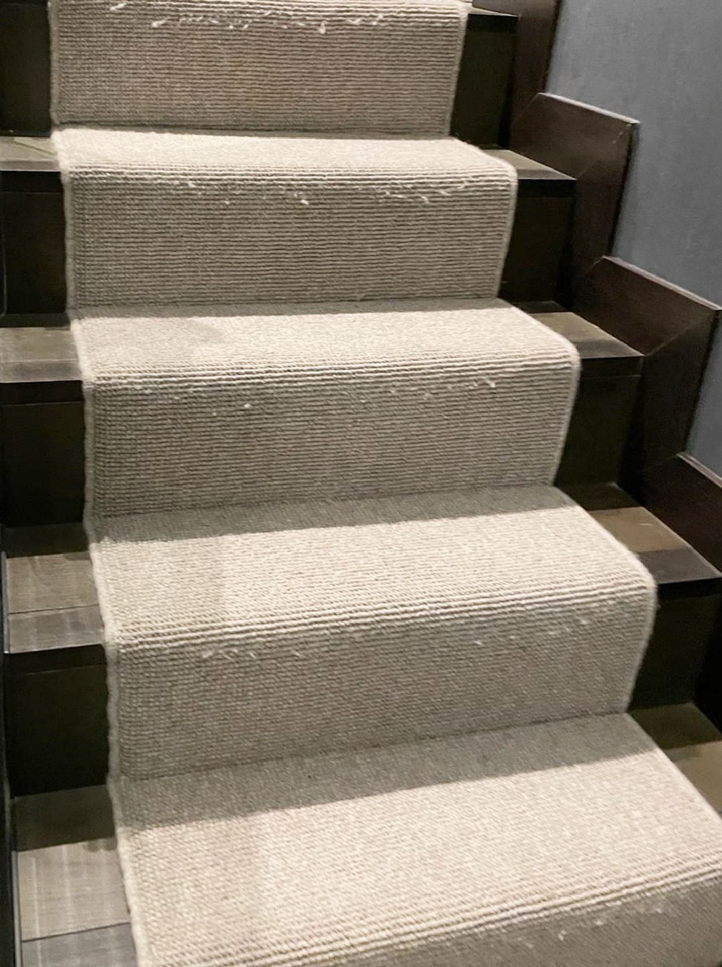 3 x Sections of Premium Woven Stairway Carpets in a Neutral Tone - CL894 - NO VAT ON THE HAMMER - Image 13 of 14