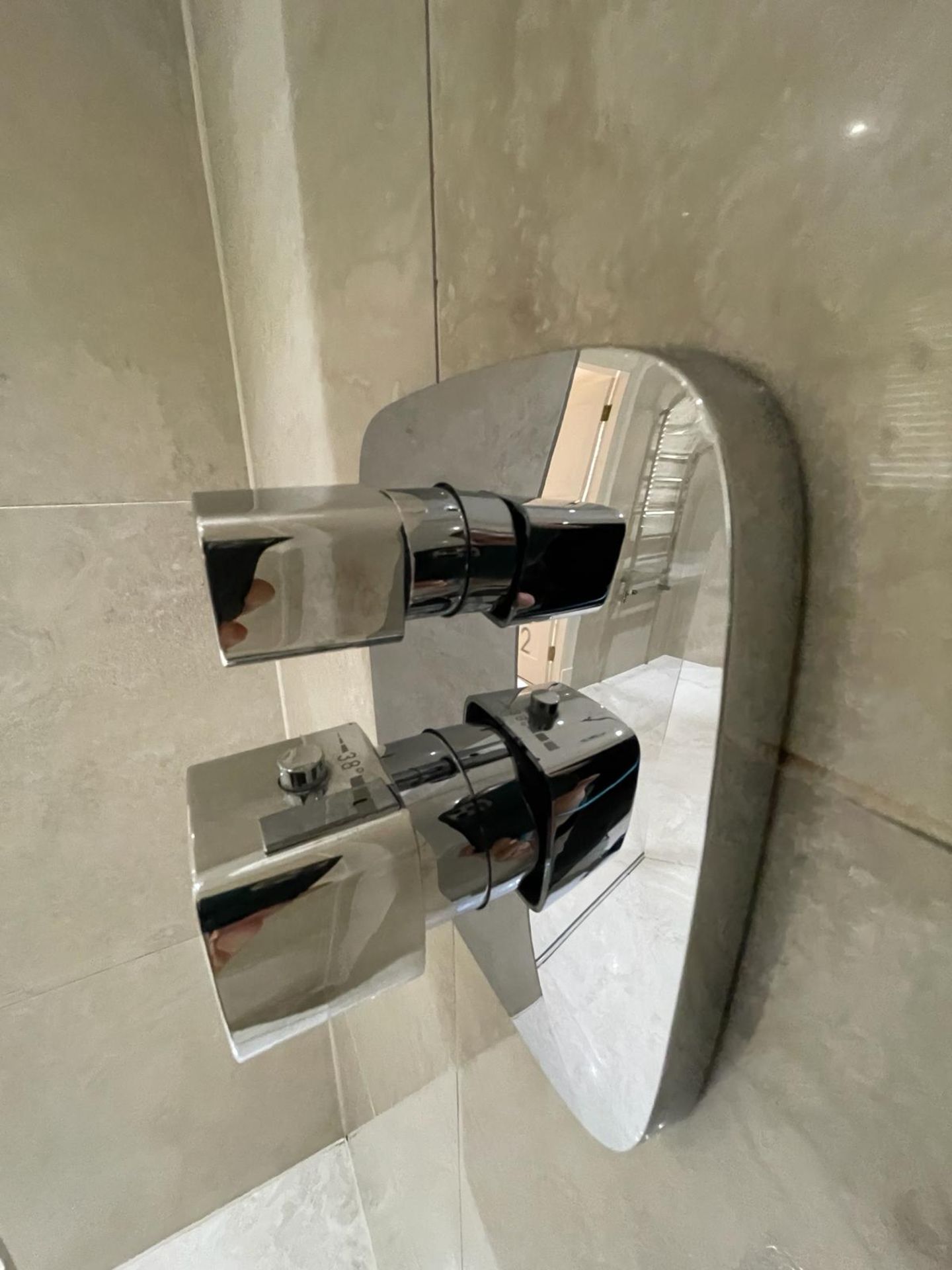 1 x Premium Shower and Enclosure + hansgrohe Controls and Thermostat - Ref: PAN251 / Bed2bth - CL896 - Image 6 of 15