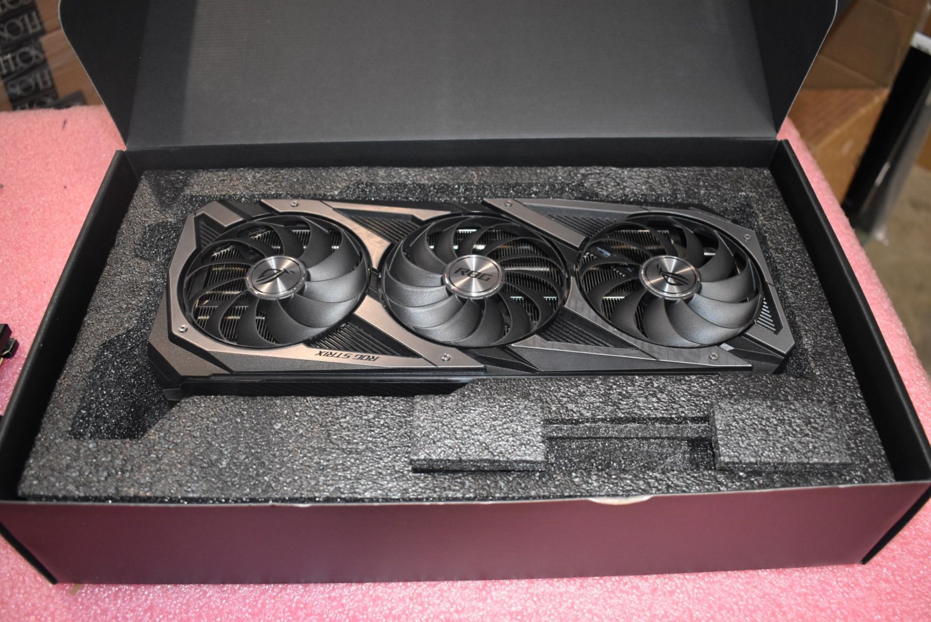 1 x Asus ROG Strix RTX3090 24gb Gaming Graphics Card With a Vector Strix Water Cooling Block - Image 11 of 16