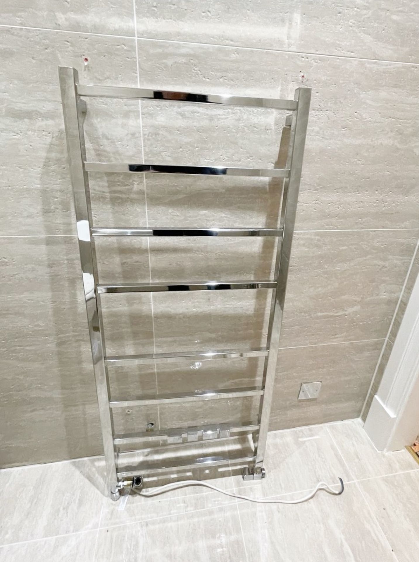 1 x Premium Towel Radiator in Chrome - Ref: FRNT/BD - CL896 - NO VAT ON THE HAMMER - Location: - Image 3 of 3
