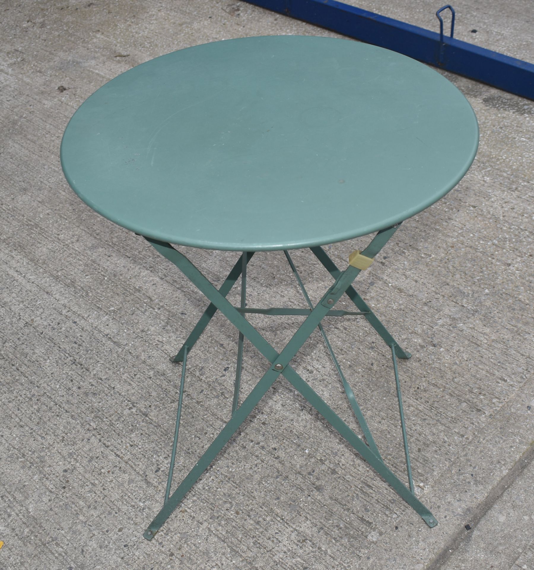 1 x Round Foldaway Green Metal Garden Table - 60 (D) x 71 (H) cms - Ref: K235 - CL905 - Location: Al - Image 6 of 10