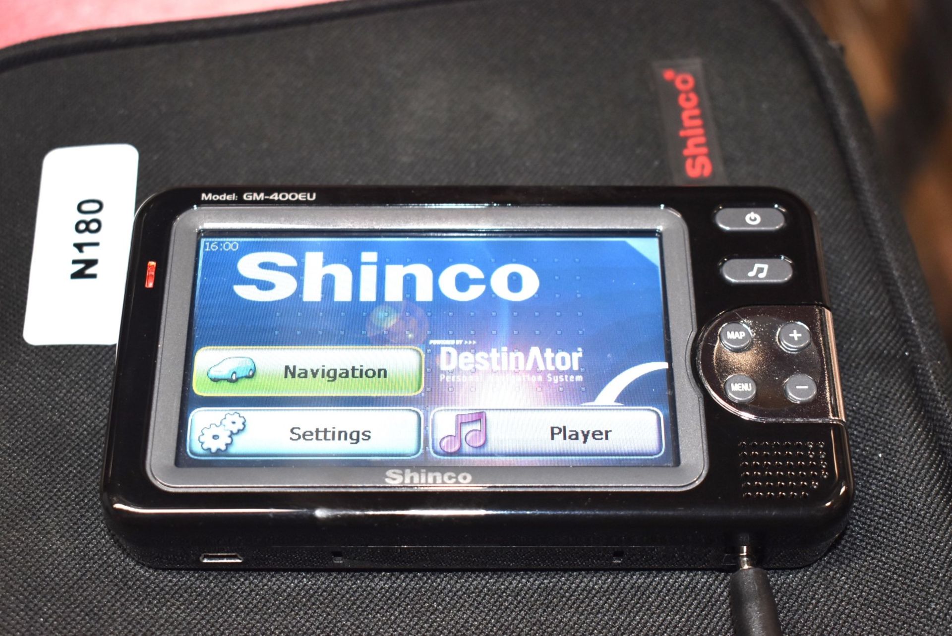 1 x Shinco GM400EU Sat Nav With Case and Accessories - Image 5 of 6