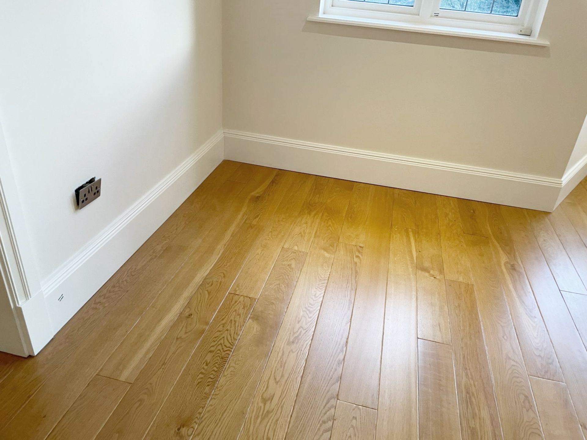 Approximately 20-Metres of Painted Timber Wooden Skirting Boards - Ref: PAN180 - NO VAT - Image 5 of 5