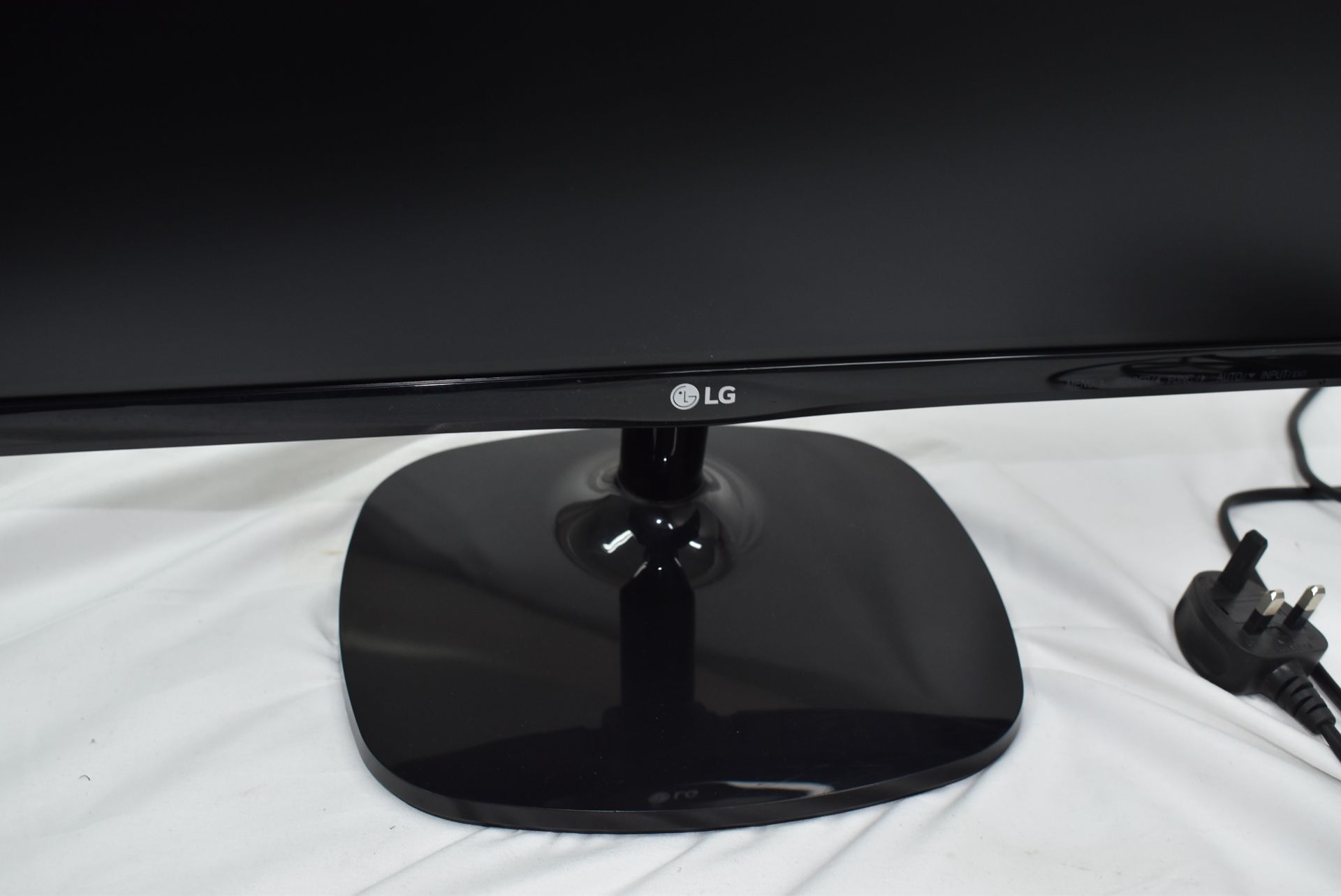 1 x LG 27 Inch LED Monitor - Model 27MP48HQ-P - Includes Power Supply and HDMI Lead - CL882 - - Image 3 of 4