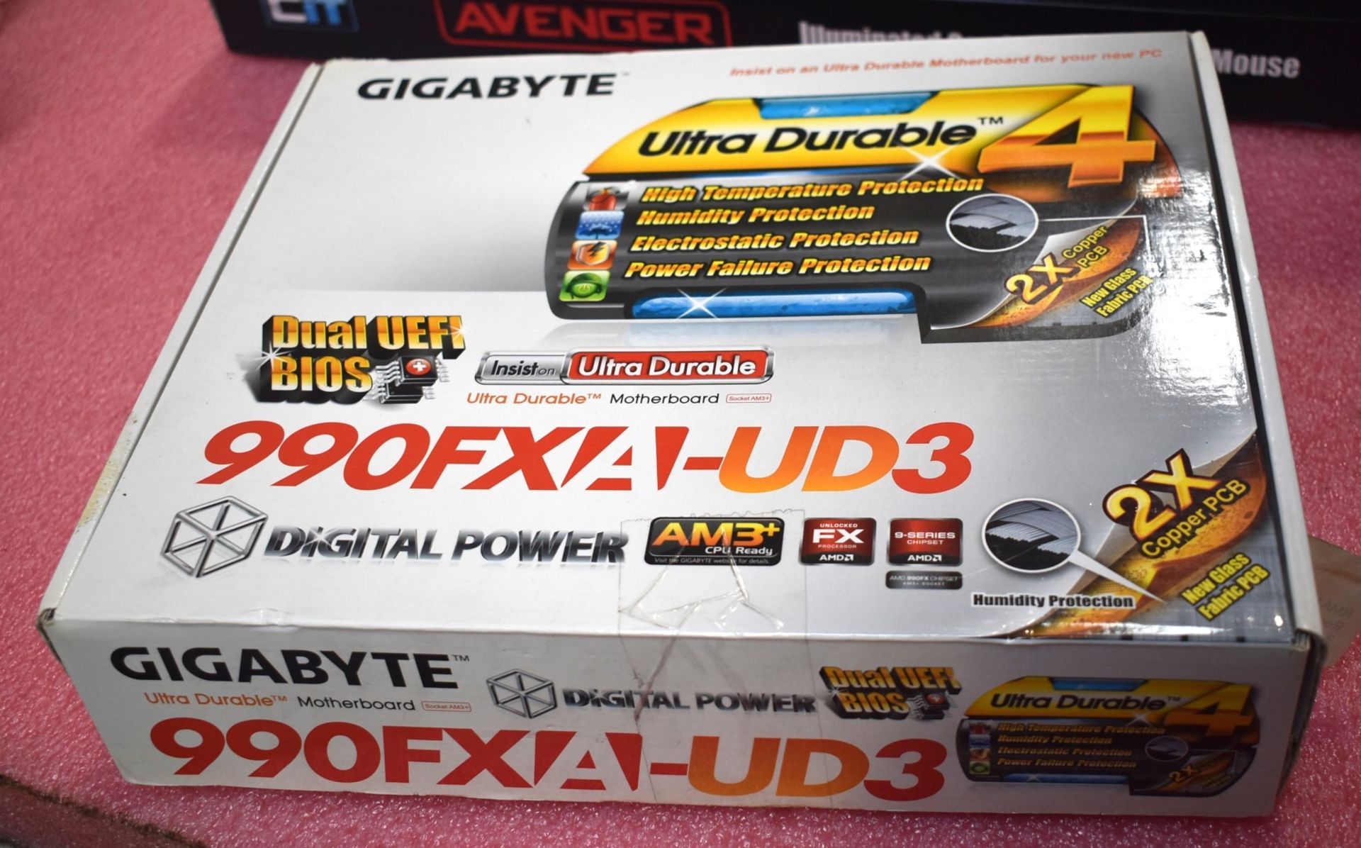 1 x Gigabyte GA-990FXA-UD3 AM3+ Motherboard With 8GB Ram - Includes Original Box - Image 2 of 7