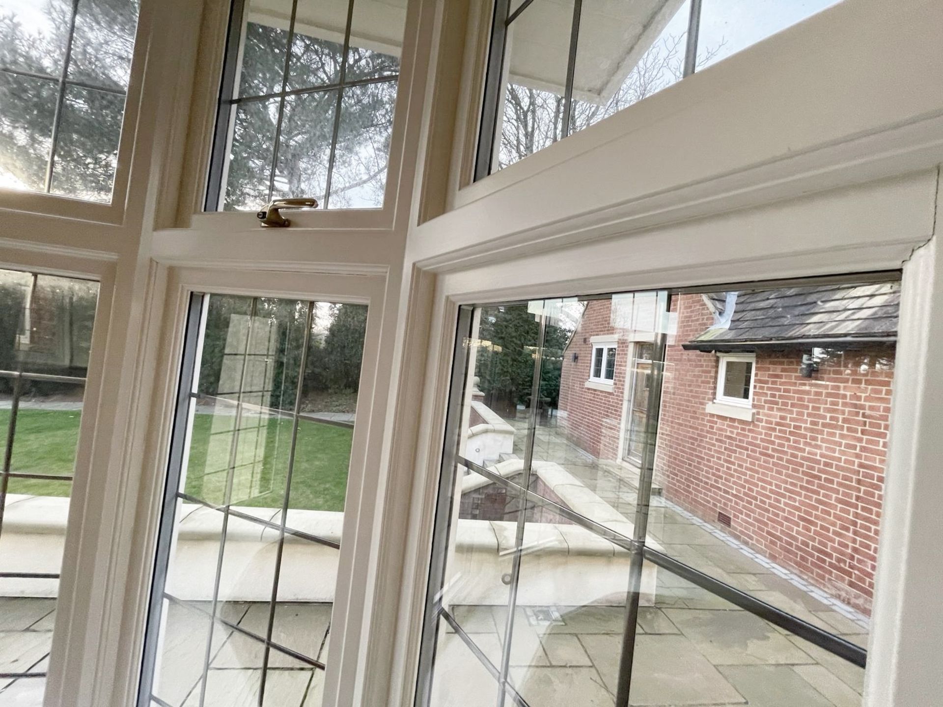 1 x Hardwood Timber Double Glazed 5-Pane Bay Window Frame - Ref: PAN167 / FrPlace - CL896 - NO VAT - Image 5 of 12