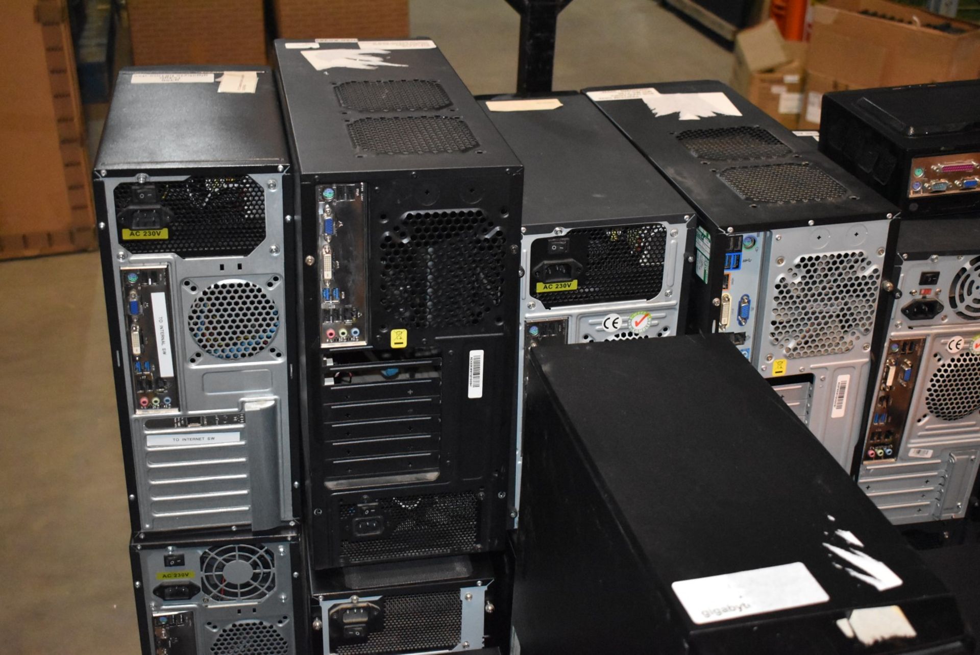 20 x Assorted Desktop Computers - Various Specifications - Unchecked and Untested Job Lot - Image 33 of 33