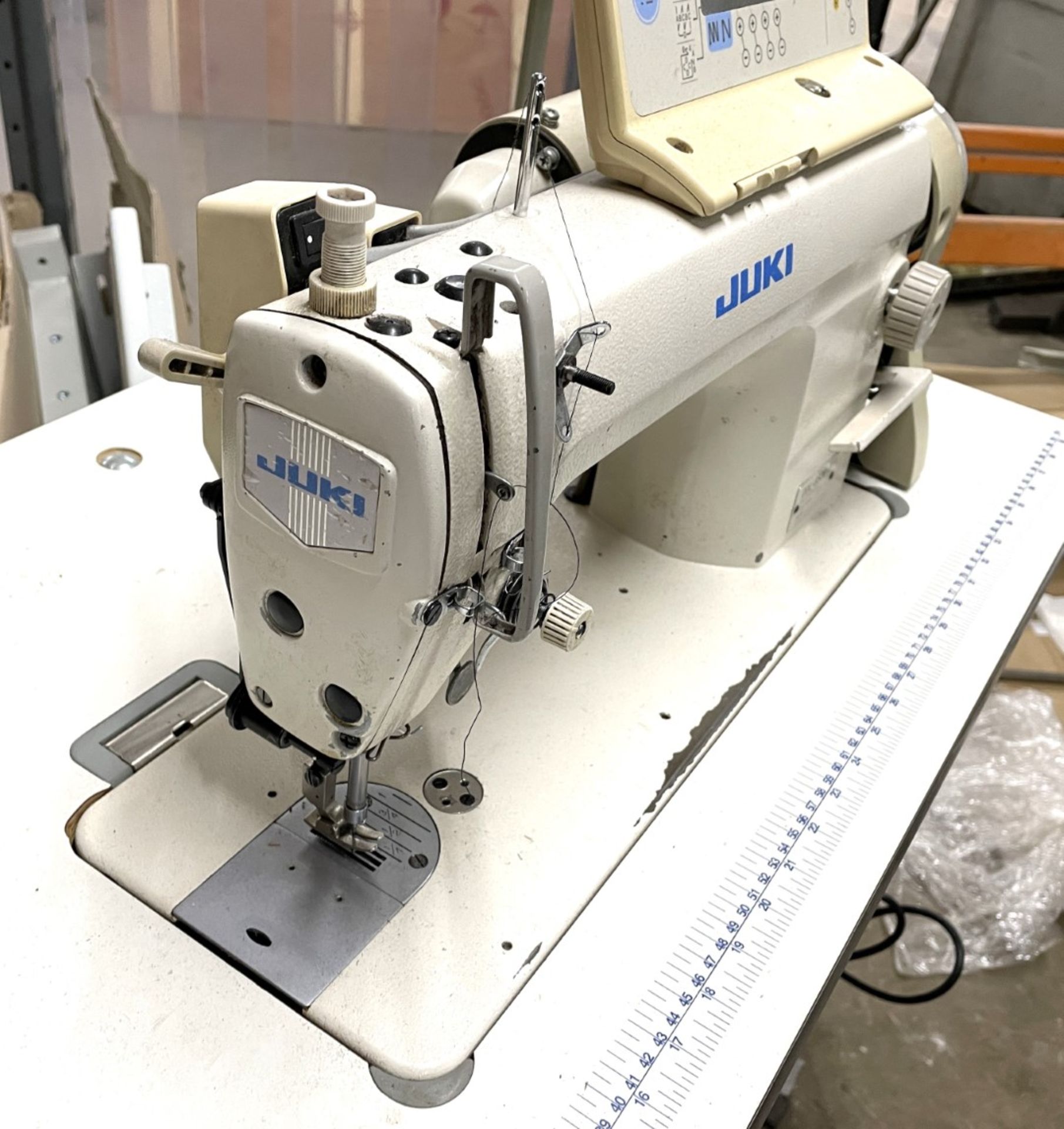 1 x Juki DDL850 Single Needle Automatic Lockstitch Industrial Sewing Machine With Table - Image 13 of 16