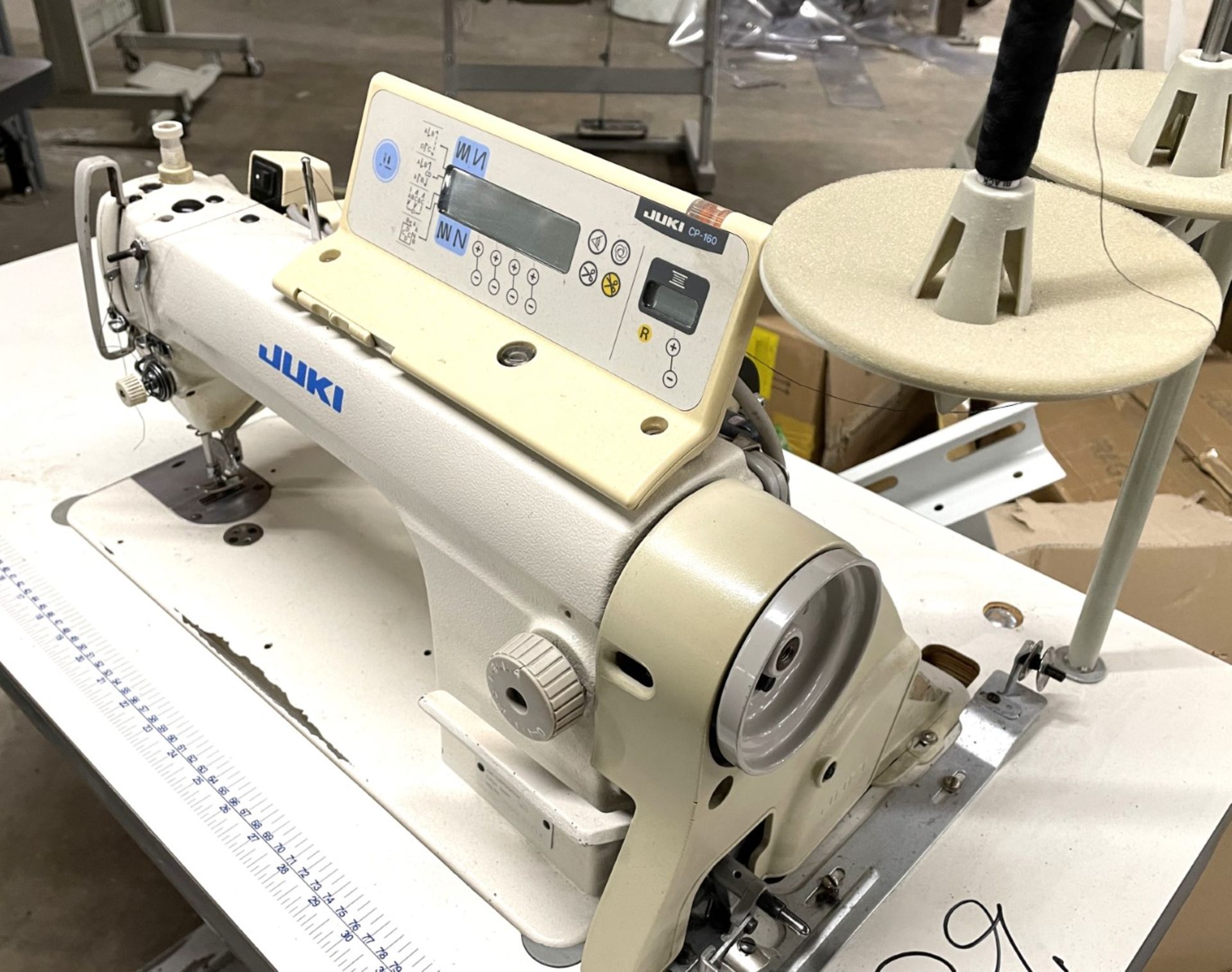 1 x Juki DDL850 Single Needle Automatic Lockstitch Industrial Sewing Machine With Table - Image 5 of 16