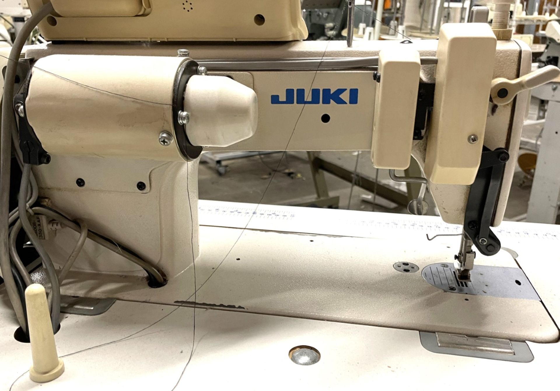 1 x Juki DDL850 Single Needle Automatic Lockstitch Industrial Sewing Machine With Table - Image 10 of 16