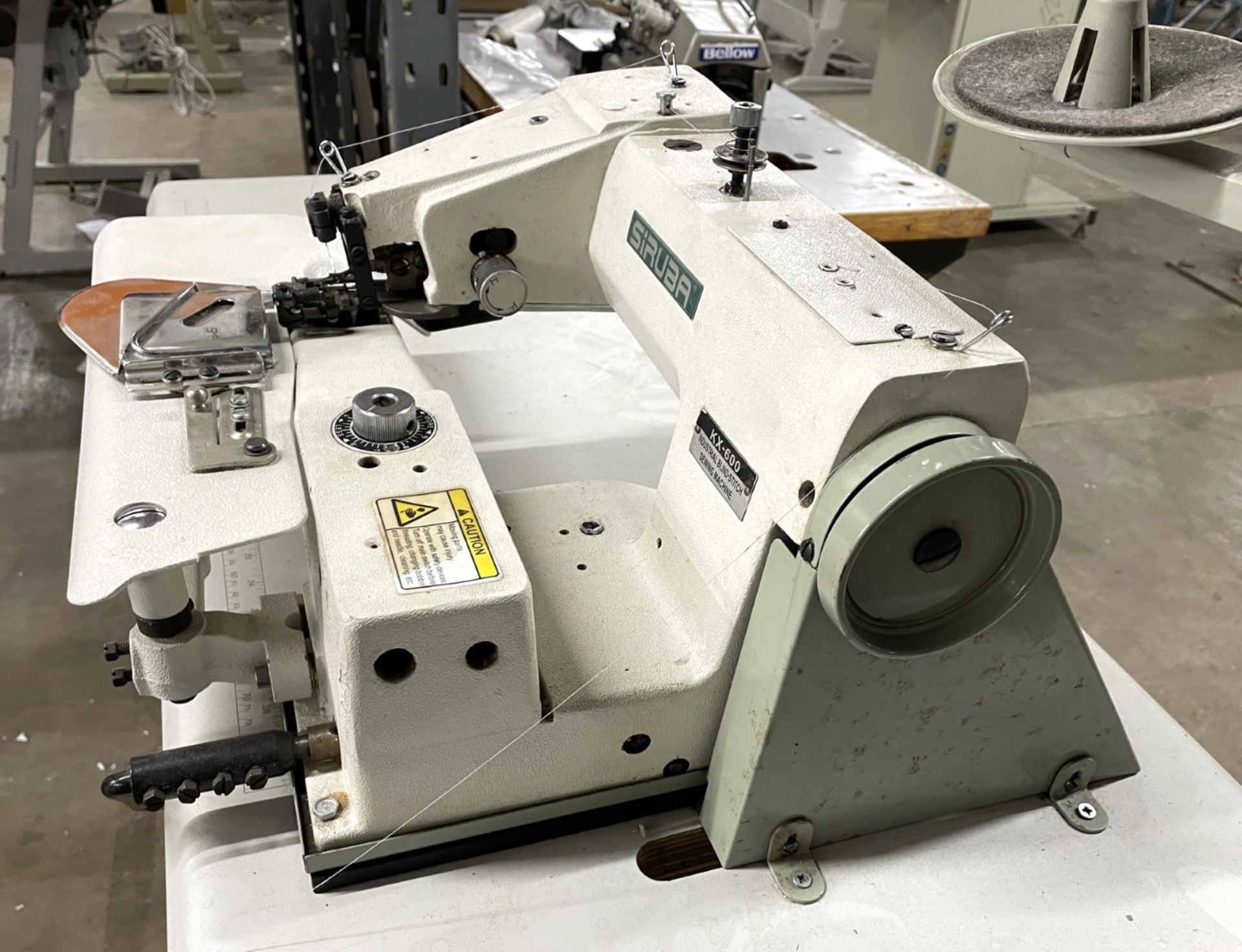 1 x Siruba KX-600 Industrial Blind Stitch Sewing Machine With Table - Image 5 of 13