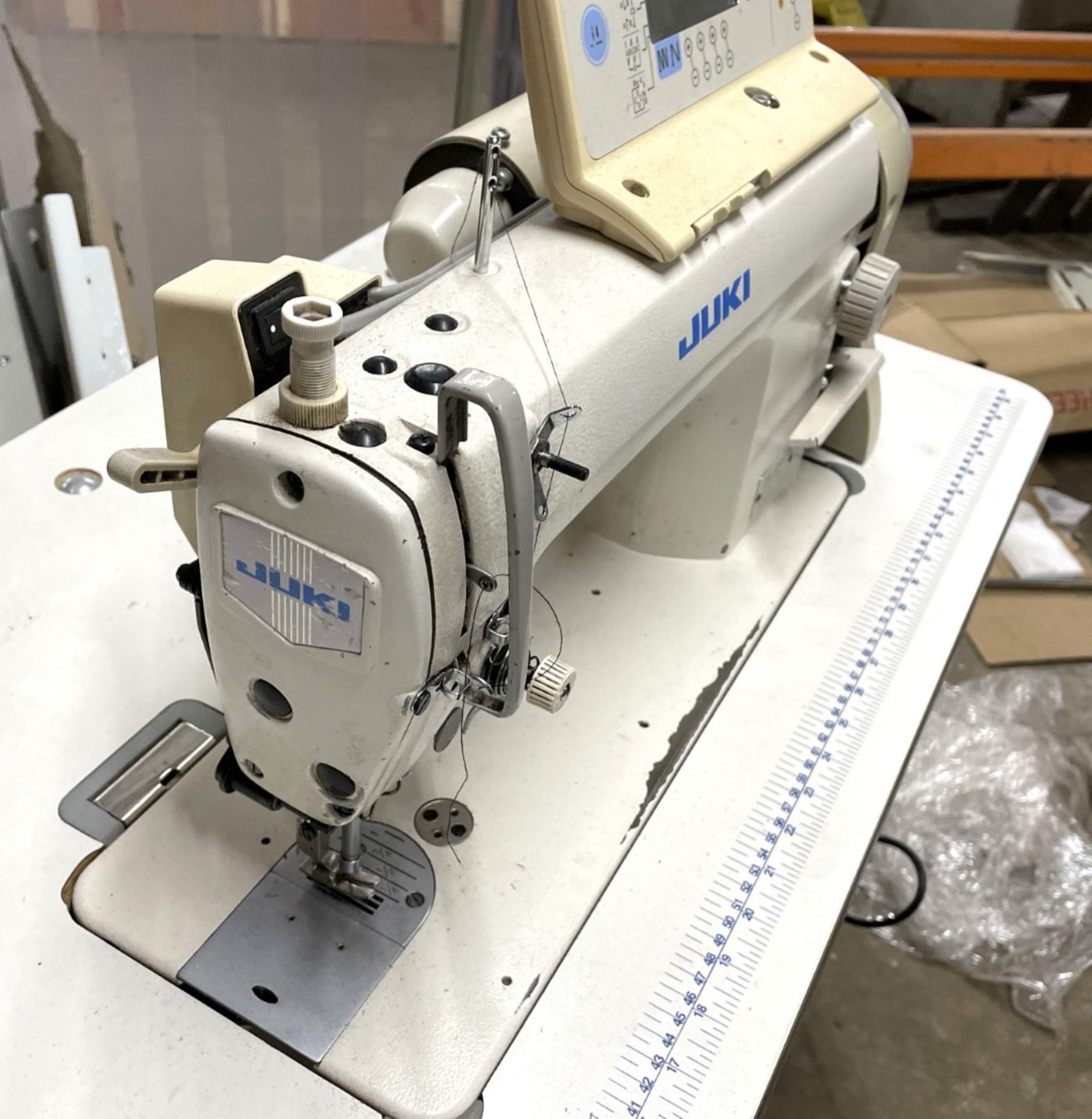 1 x Juki DDL850 Single Needle Automatic Lockstitch Industrial Sewing Machine With Table - Image 7 of 16