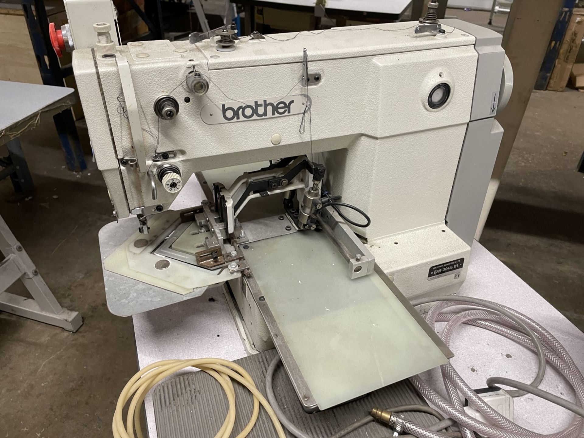 1 x Brother BAS 304A Programmable Electronic Pattern Sewer Industrial Sewing Machine With Table - Image 4 of 27