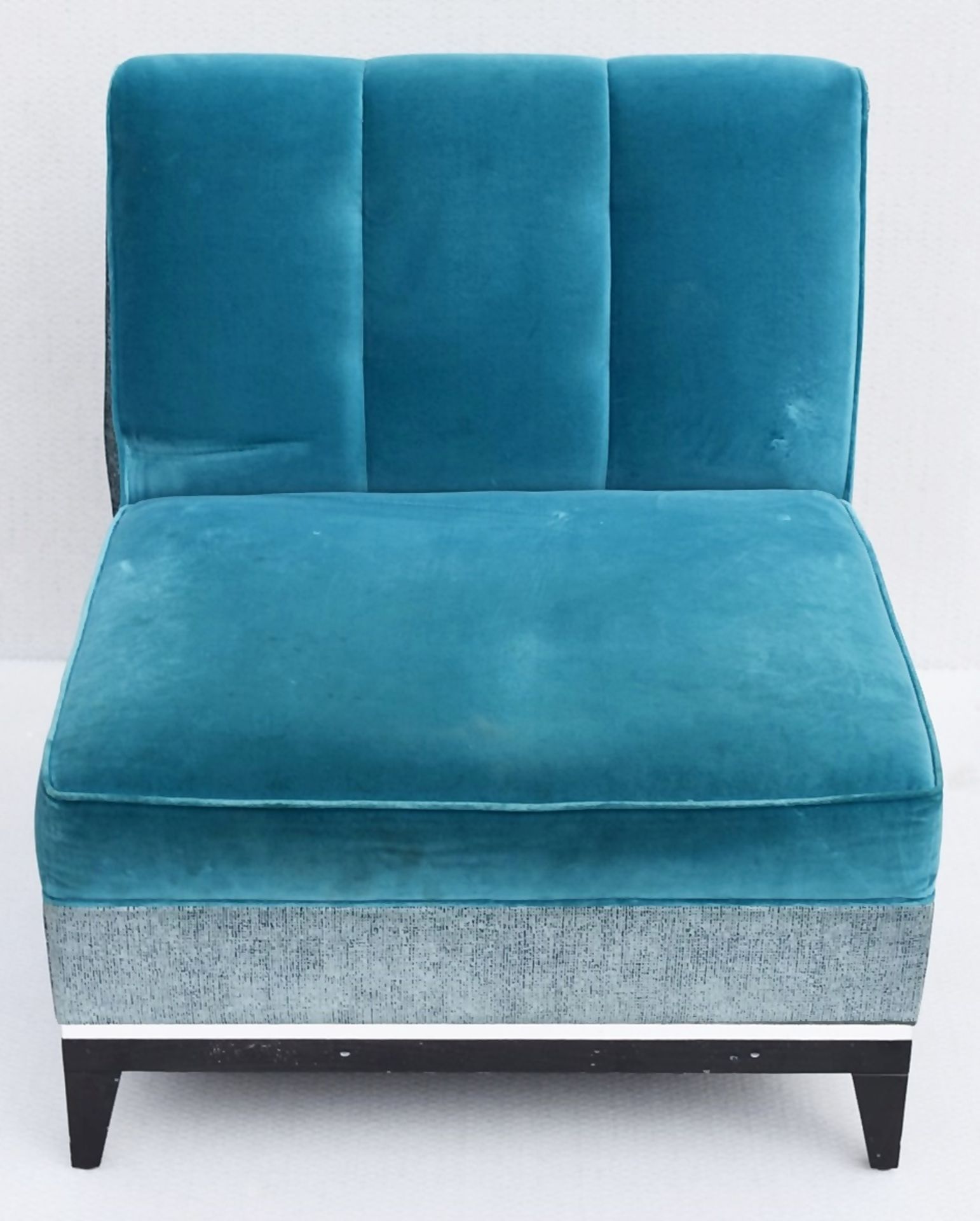 1 x Large Blue Velvet Upholstered Armchair - Ref: HBK501 / WH2 - CL987 - Location: Altrincham WA14*