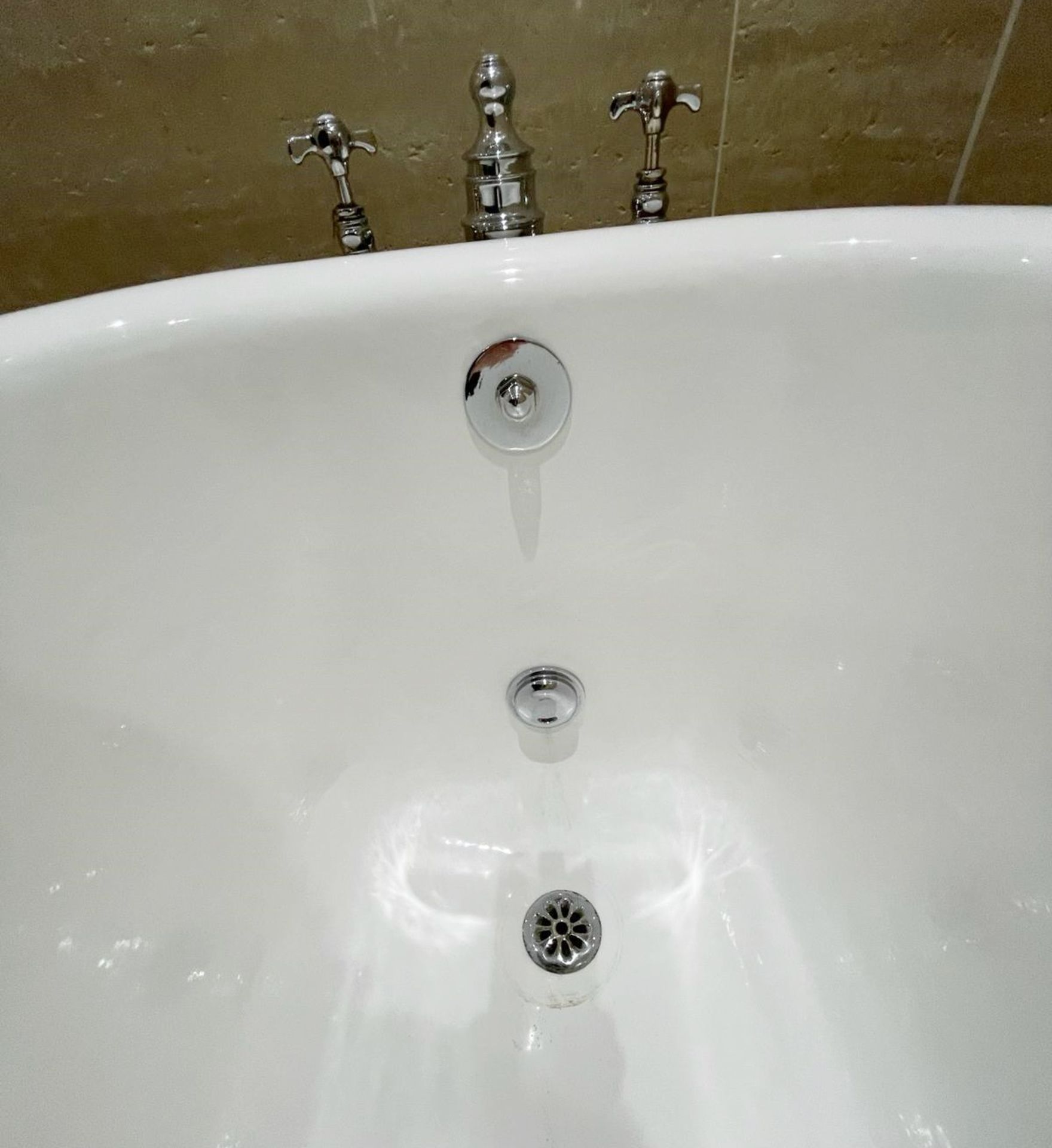 1 x Luxurious Cast Iron Roll Top Bath with Claw & Ball Feet and Vidage Branded Tap - Image 14 of 22
