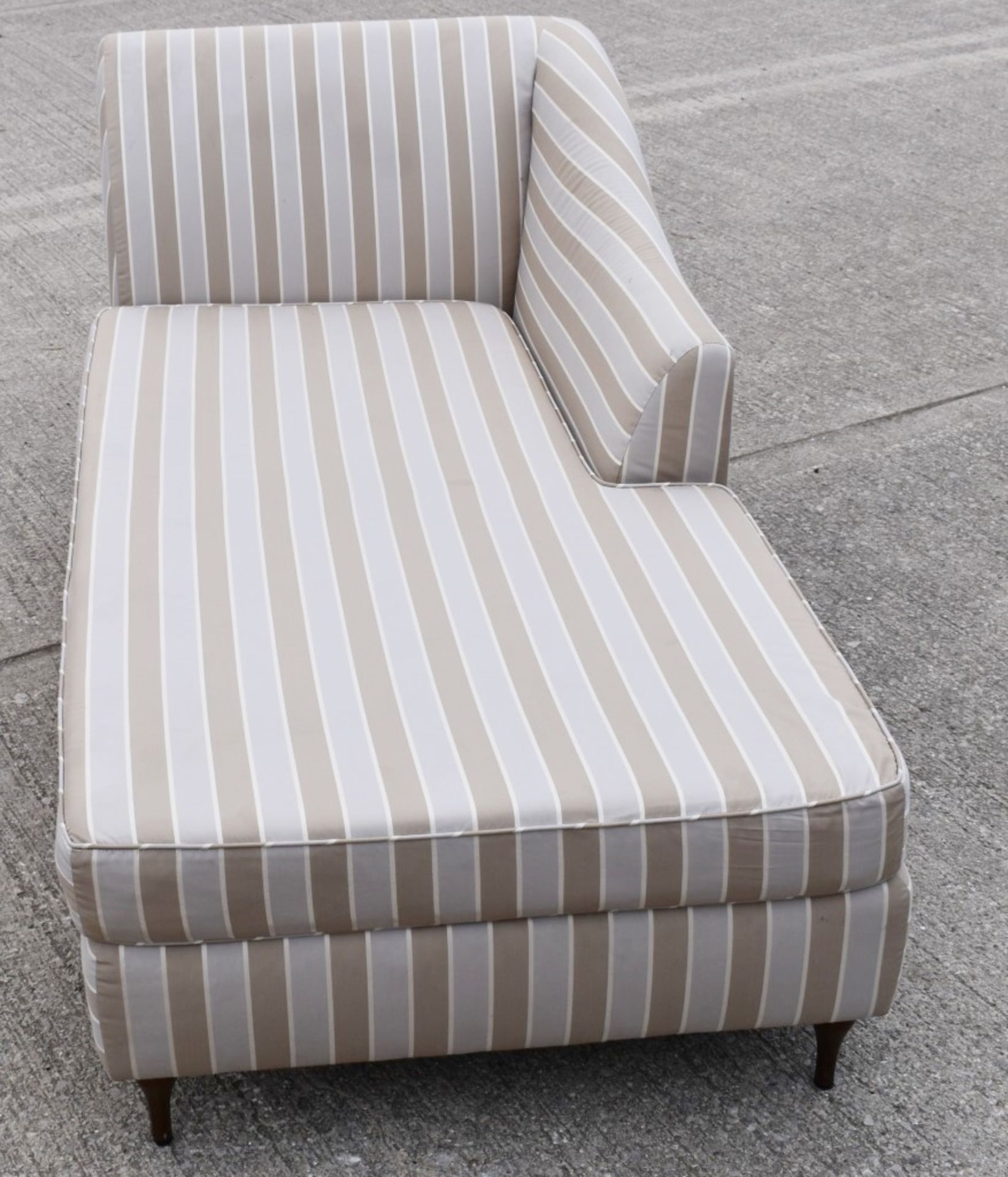 1 x Classically Styled Chaise Lounge Upholstered in a Premium Striped Fabric - Recently Procured - Image 3 of 3