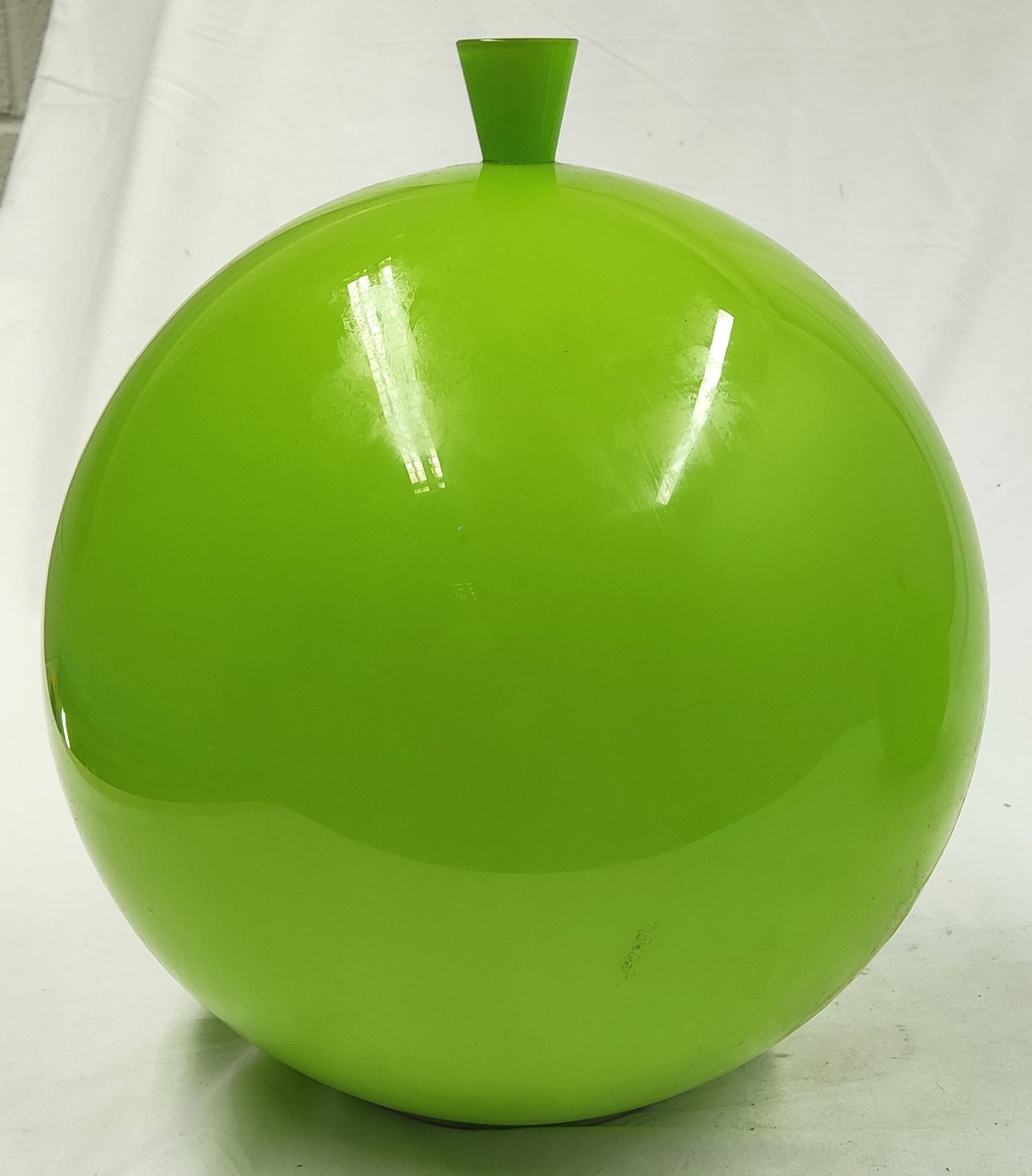1 x BROKIS / BORIS KLIMEK "Memory" Balloon-shaped Designer Glass Light Fitting, Green - RRP £390.00 - Image 6 of 10