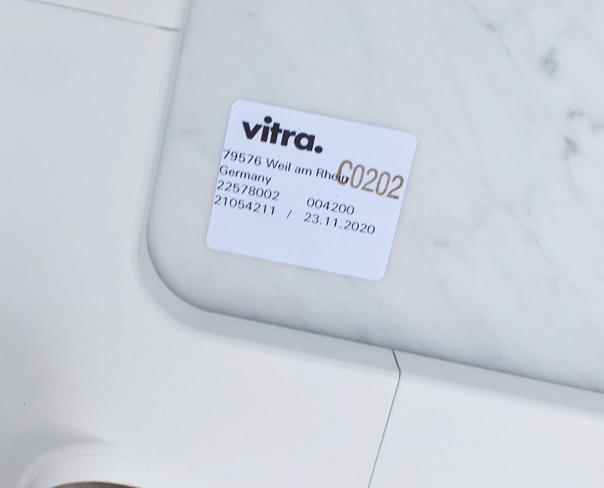 1 x VITRA / JASPER MORRISON 'Plate' Designer Italian Carrara Marble Topped Coffee Table - RRP £1,359 - Image 7 of 11