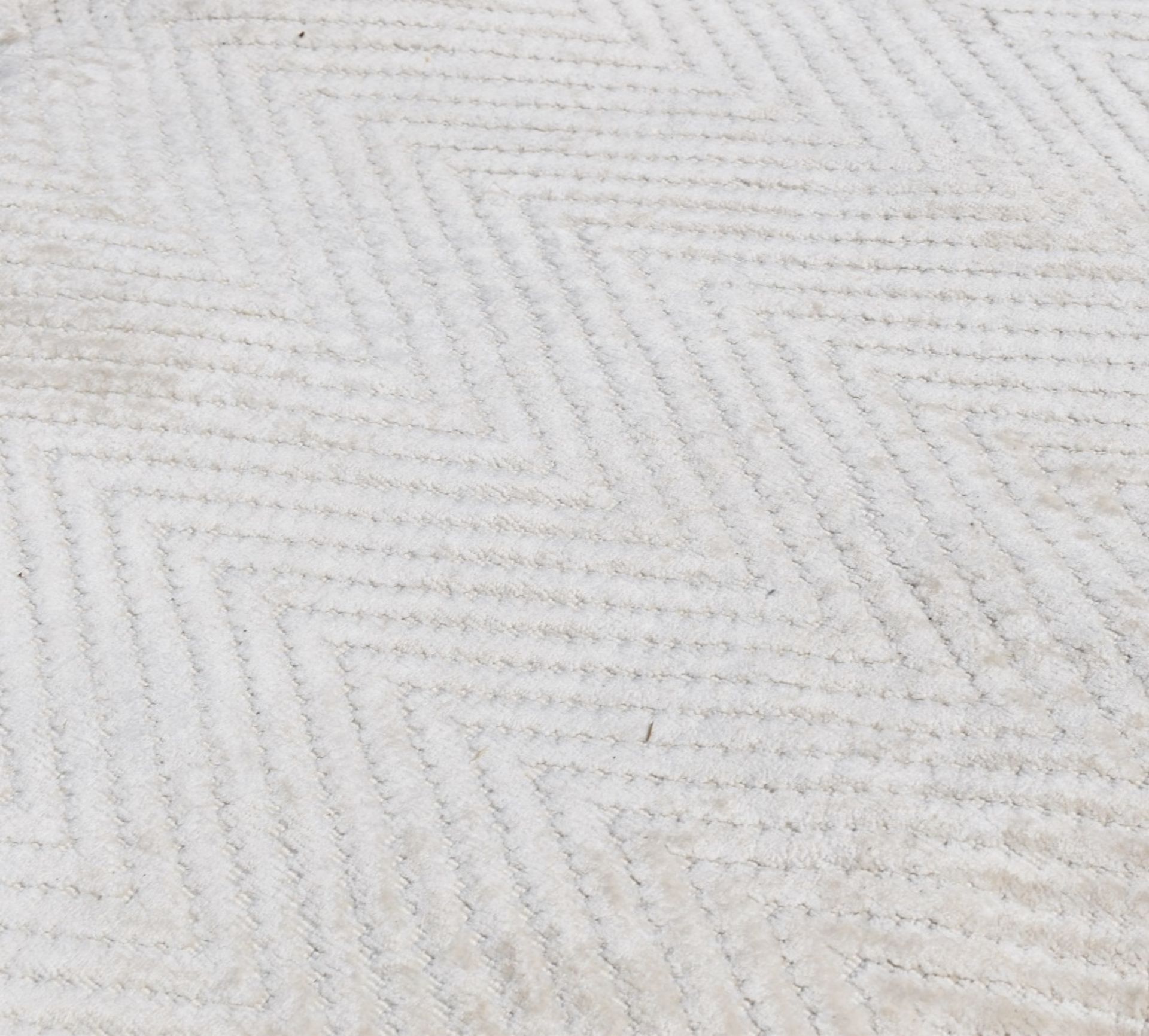 1 x EICHHOLTZ Luxury Handwoven Herringbone Carpet Rug, 200 x 300cm - Original Price £1,886 - Image 5 of 9
