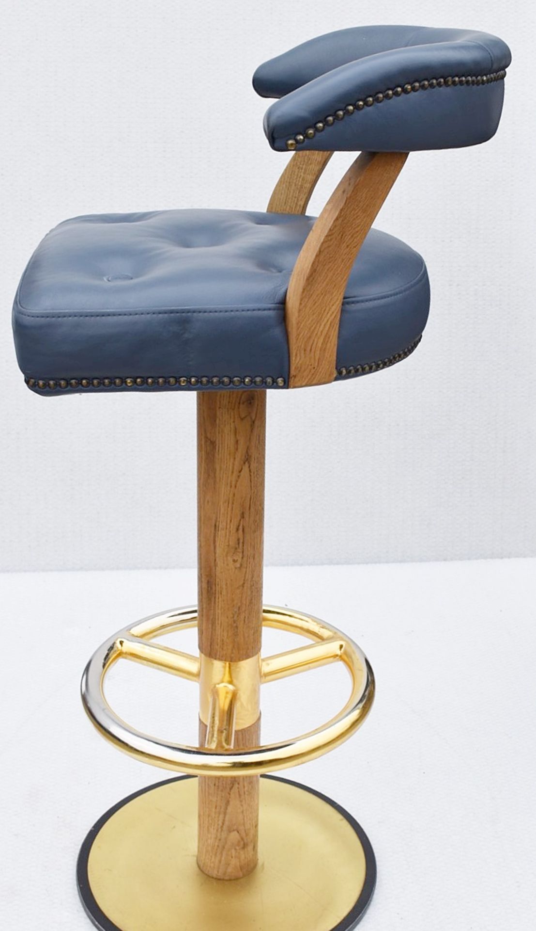1 x Luxury Buttoned Bar Stool with Wooden Frame, Metal Base, Footrest and Studded Upholstery in a - Image 2 of 6